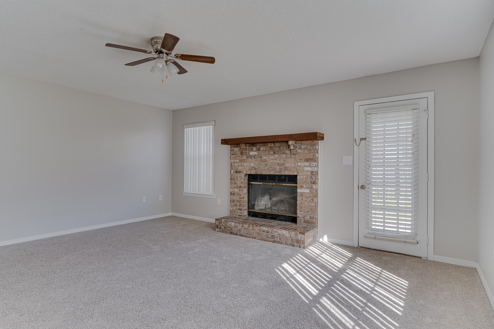 CRYSTAL LAKE ESTATES lot 1 - Residential