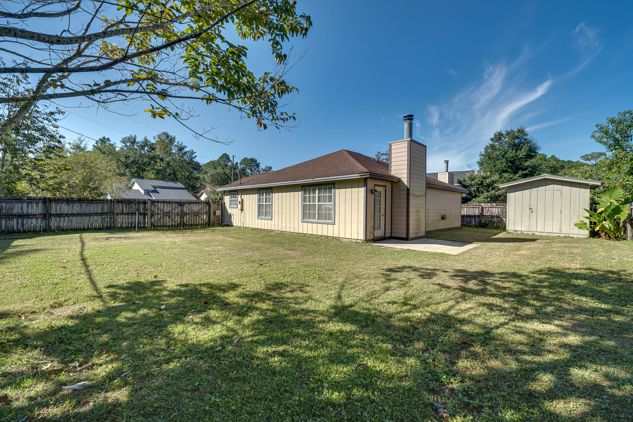 CRYSTAL LAKE ESTATES lot 1 - Residential