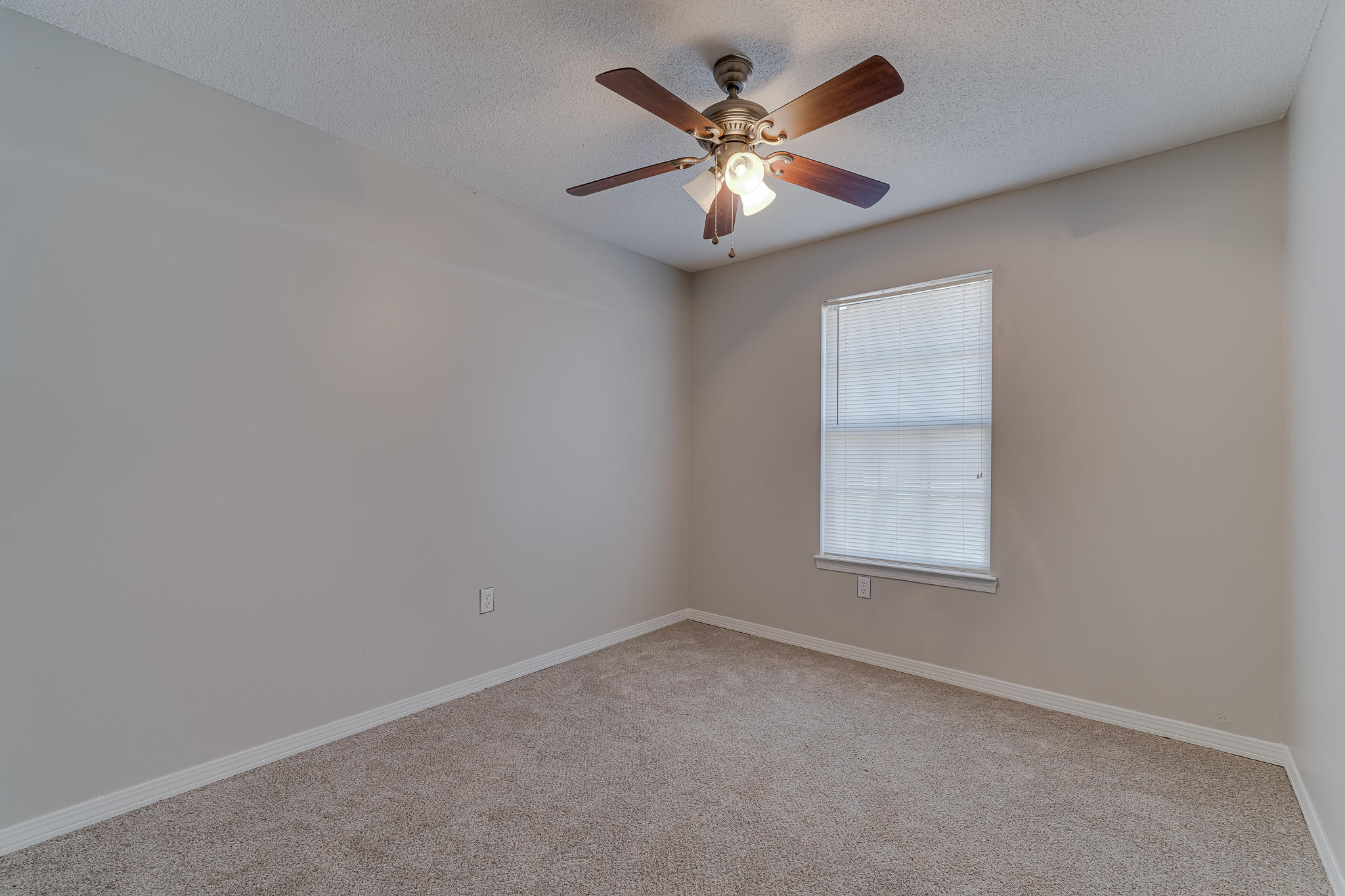 CRYSTAL LAKE ESTATES lot 1 - Residential