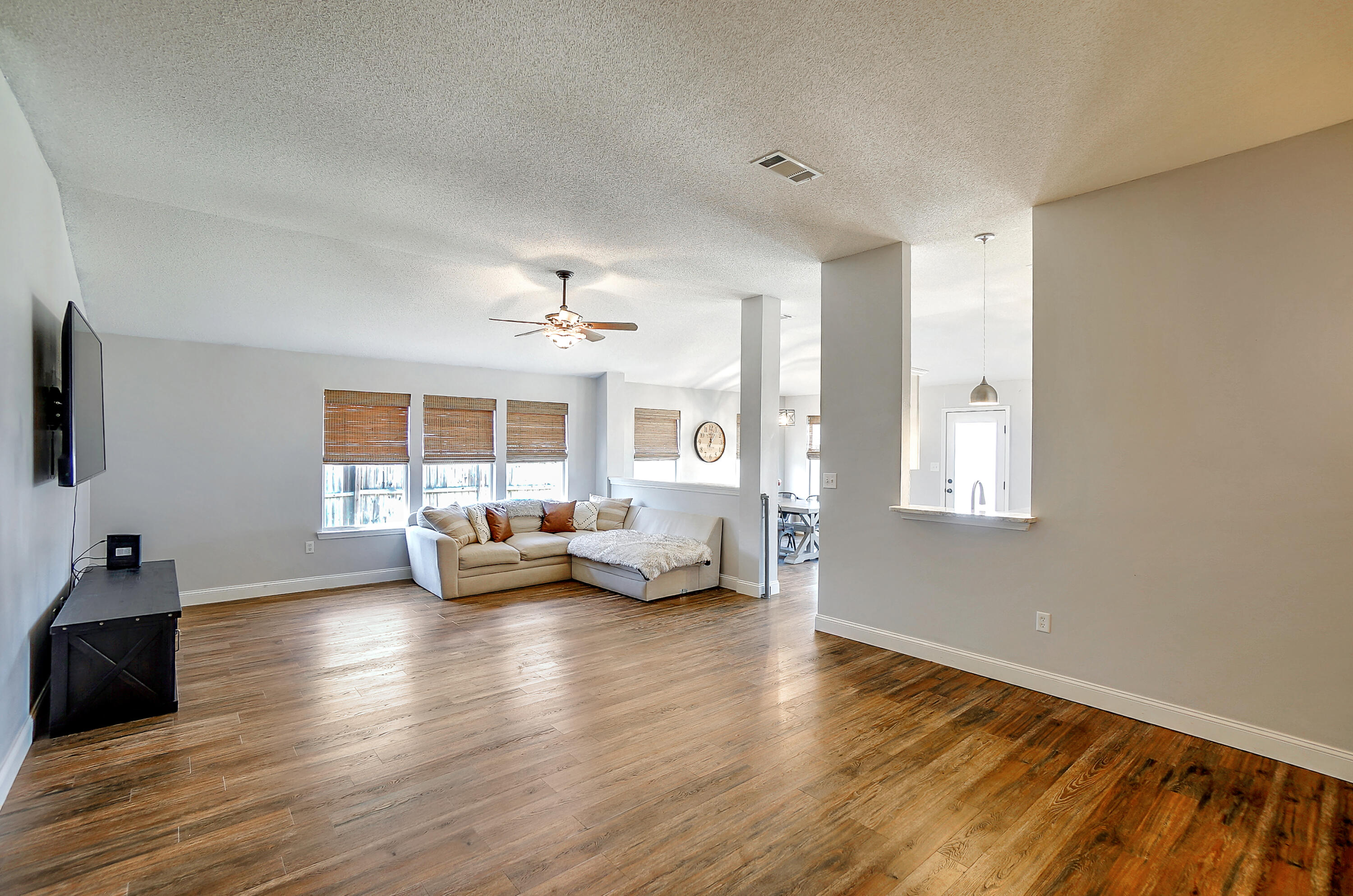 ROSS CROSSING - Residential