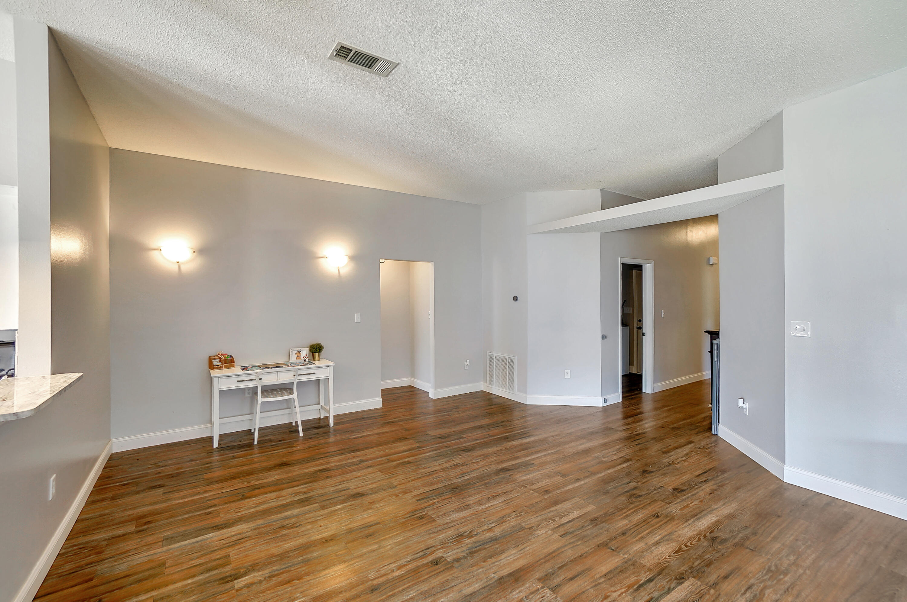 ROSS CROSSING - Residential