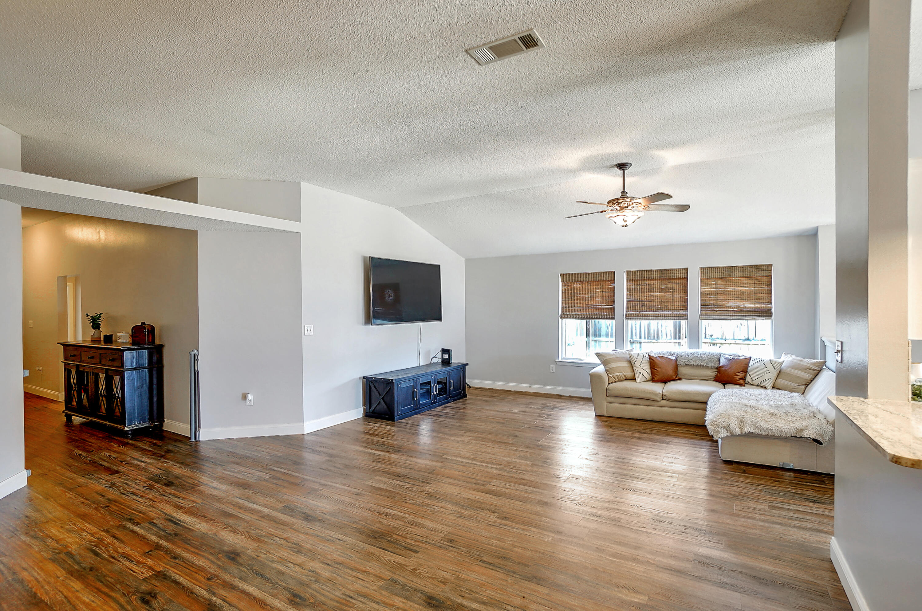 ROSS CROSSING - Residential