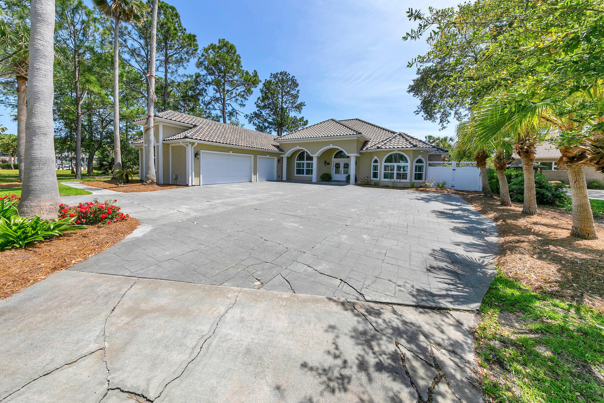 NO RECORDED SUBDIVISION - Residential