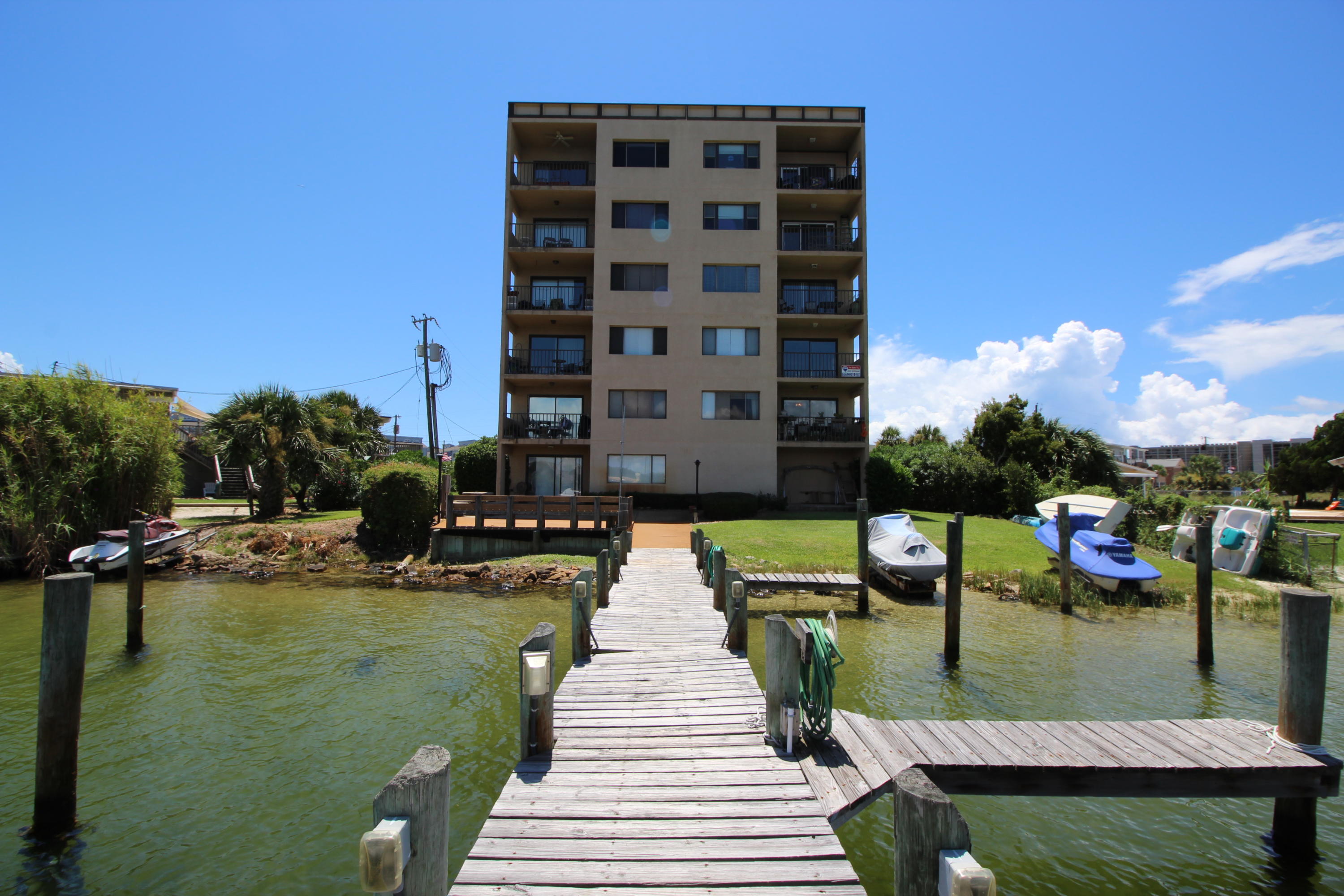 BAREFOOT BAY NORTH - Residential