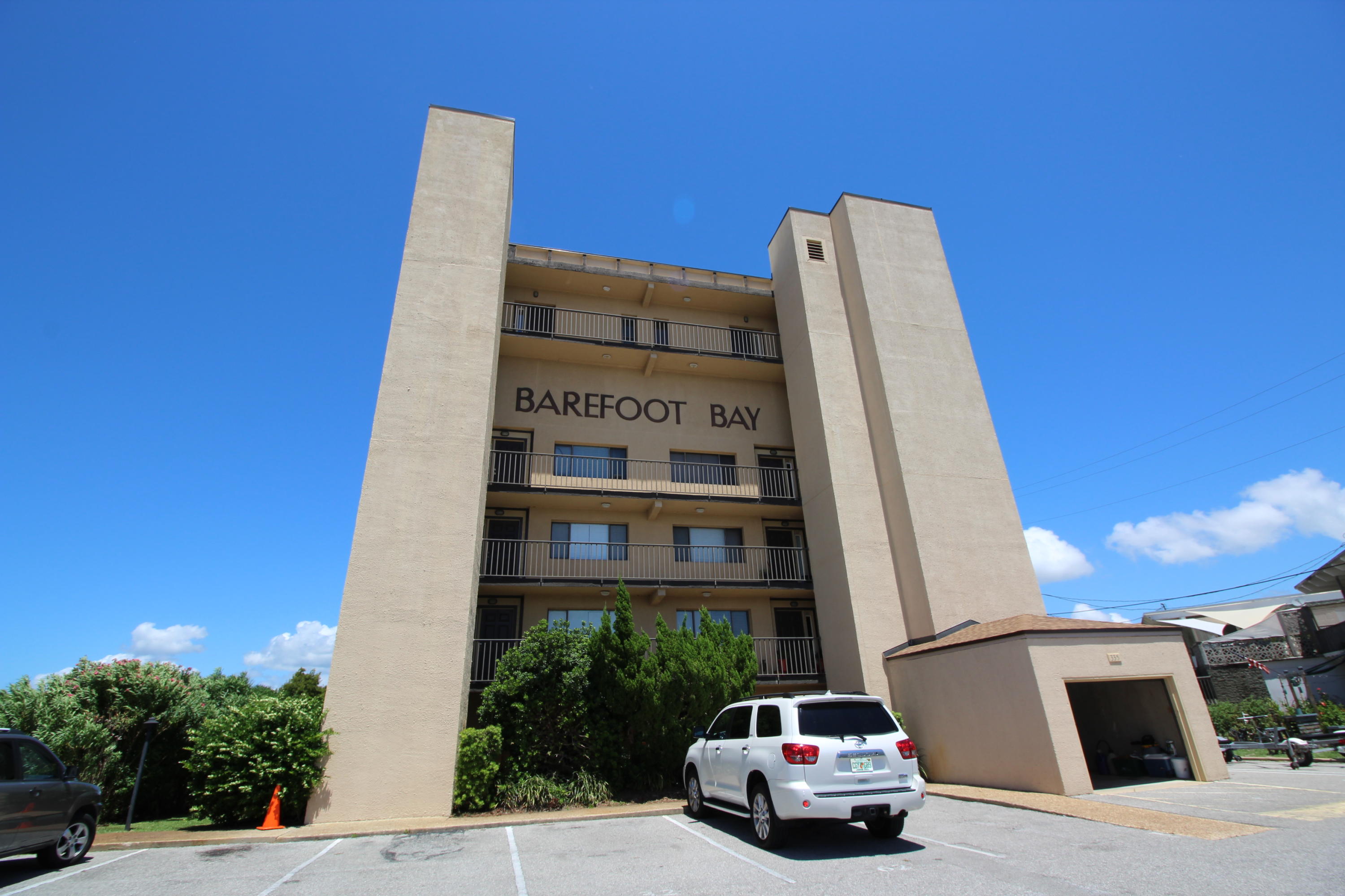 BAREFOOT BAY NORTH - Residential