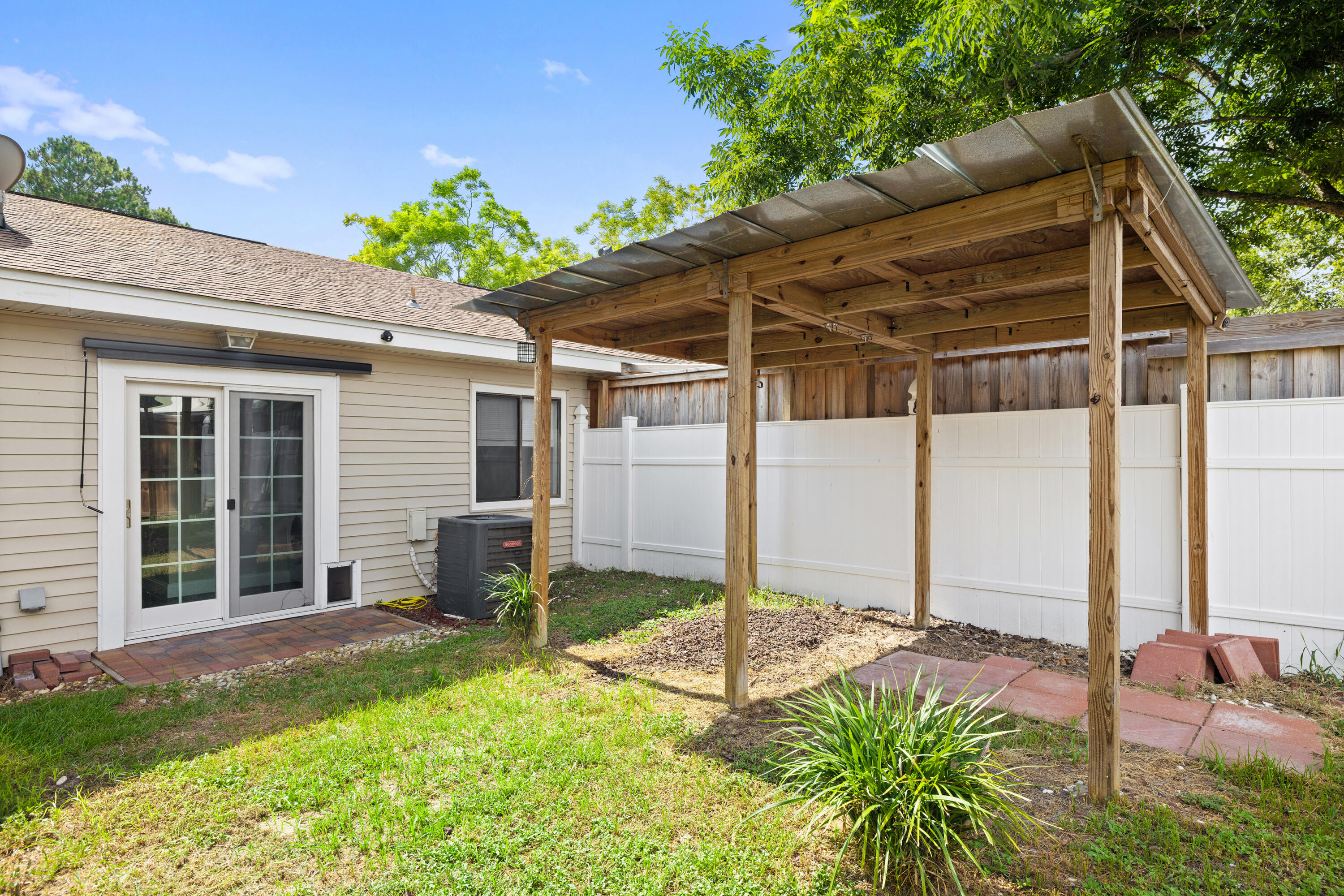 WINSTON MANOR T/H - Residential