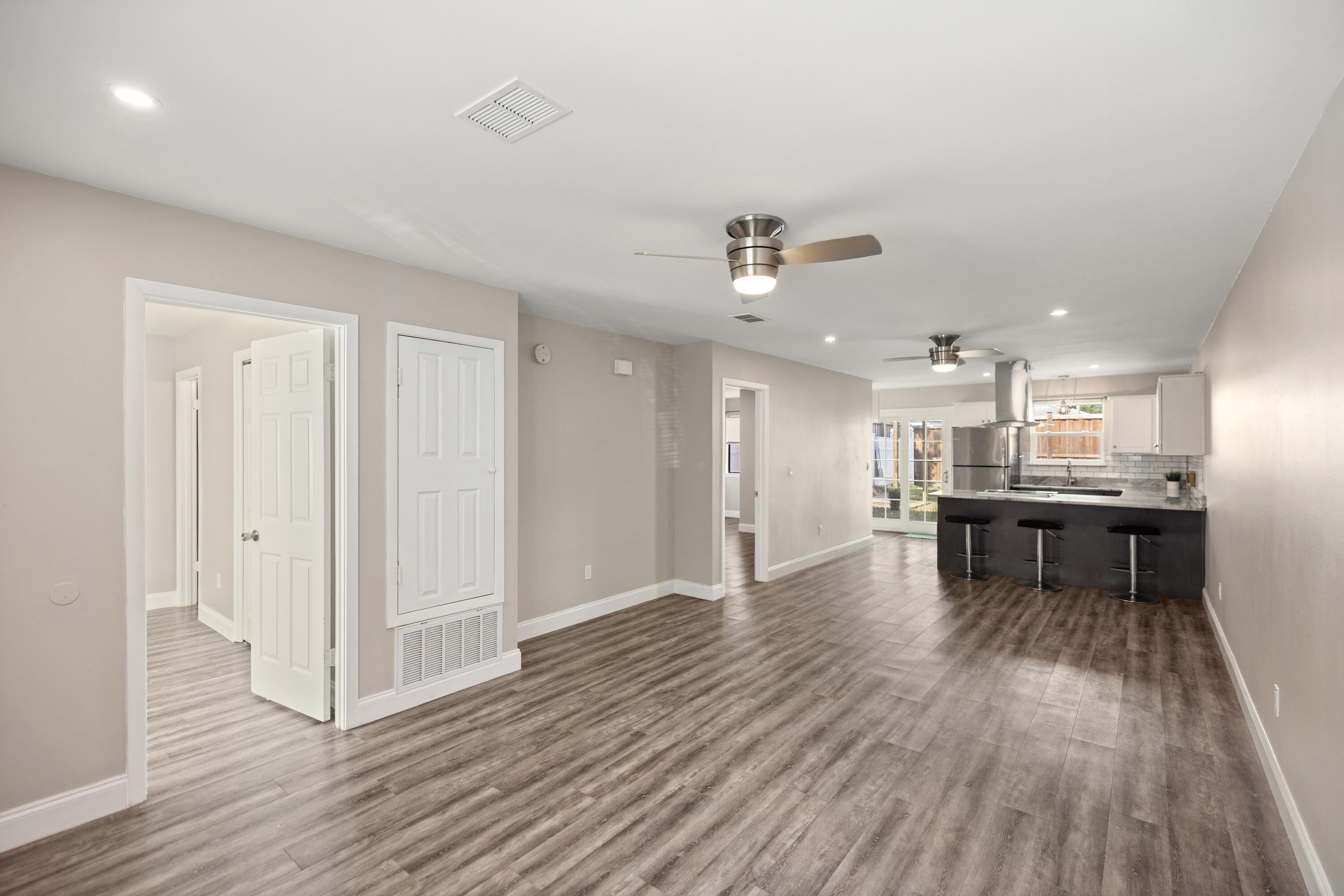 WINSTON MANOR T/H - Residential
