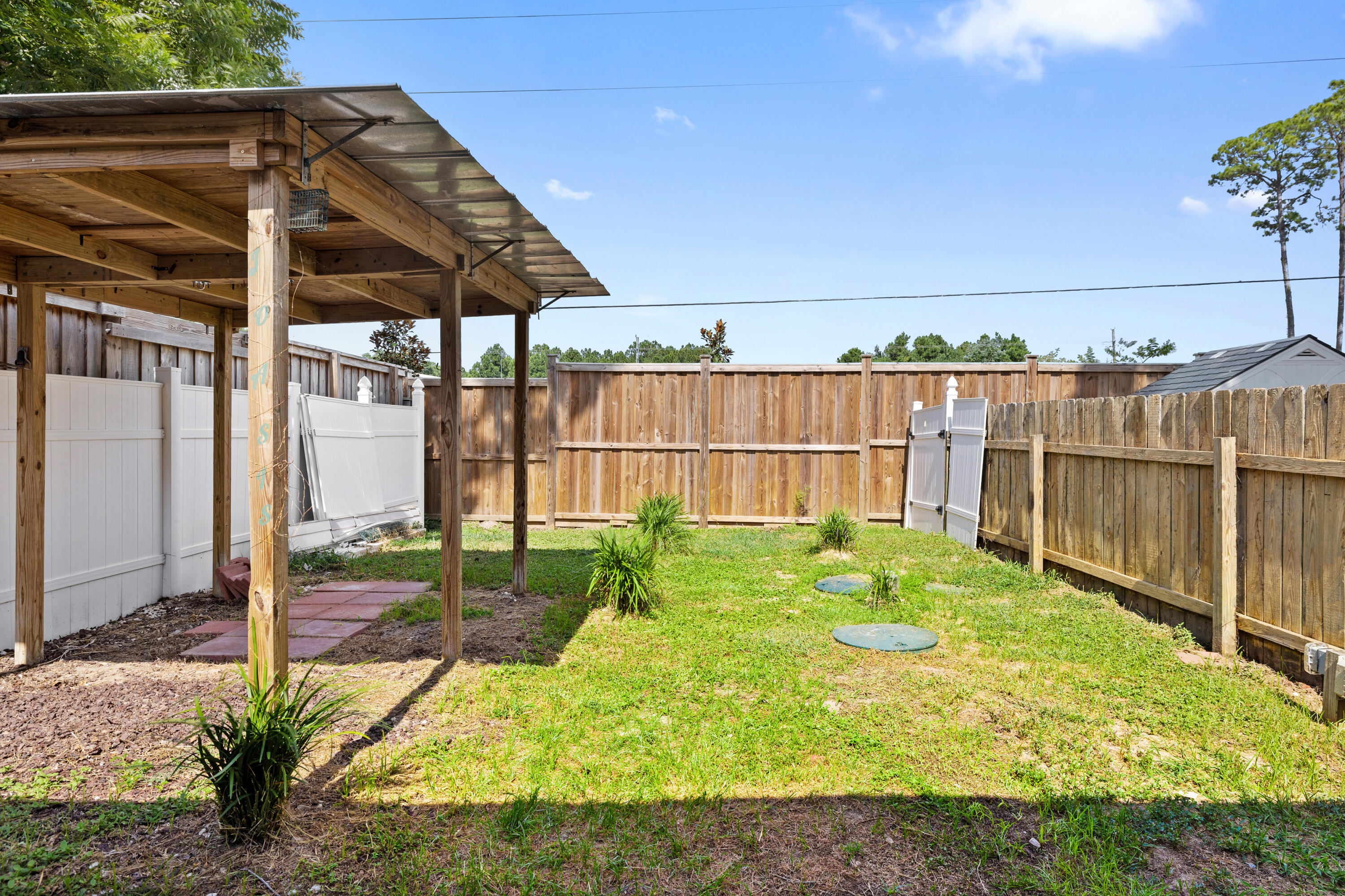 WINSTON MANOR T/H - Residential