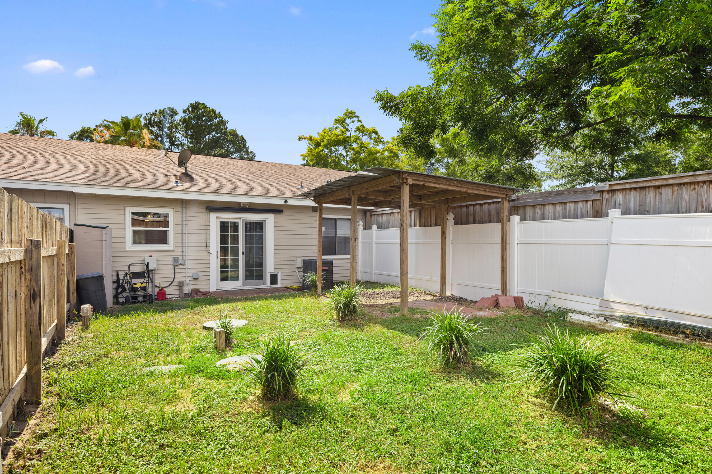 WINSTON MANOR T/H - Residential