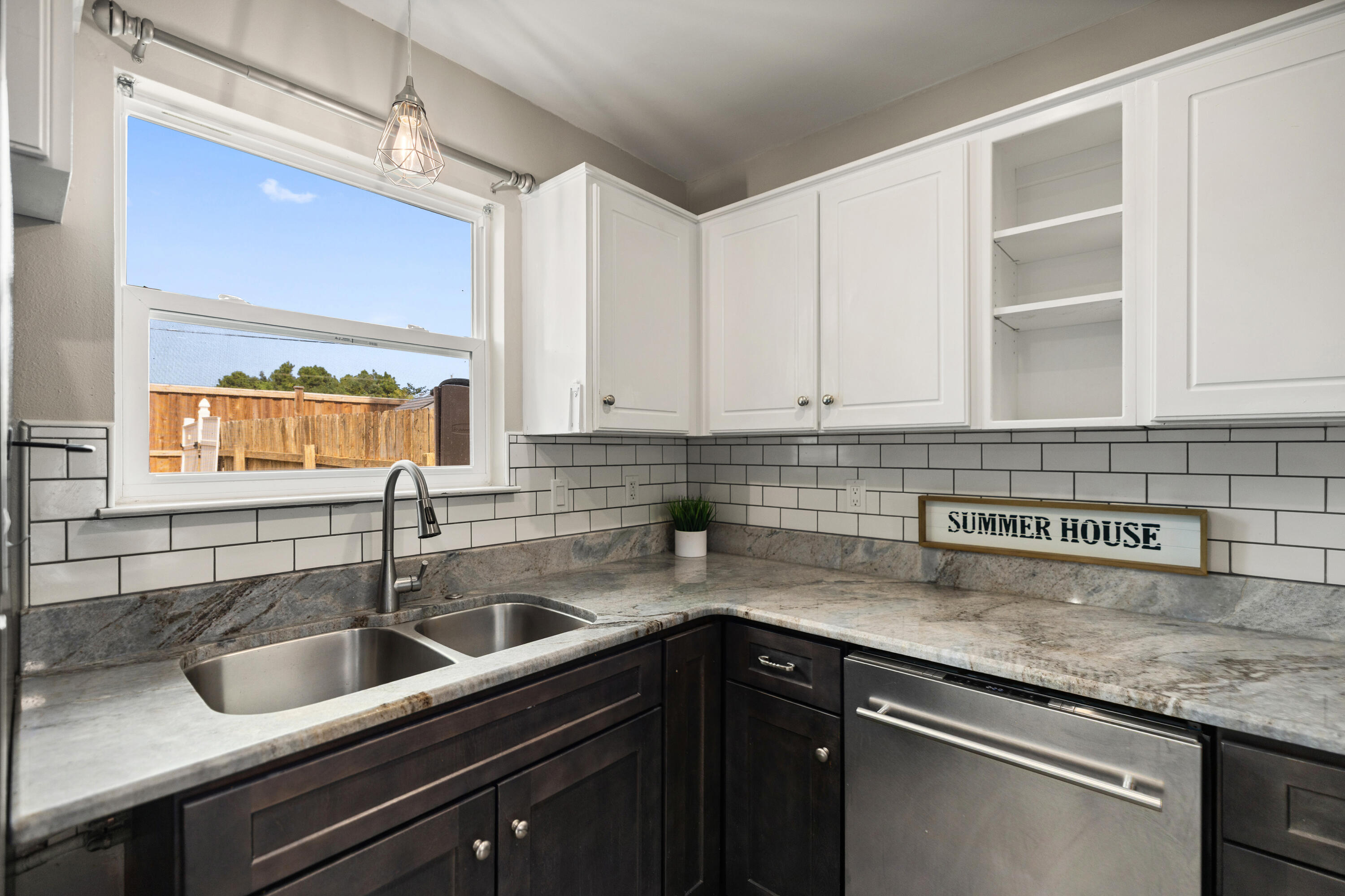 WINSTON MANOR T/H - Residential