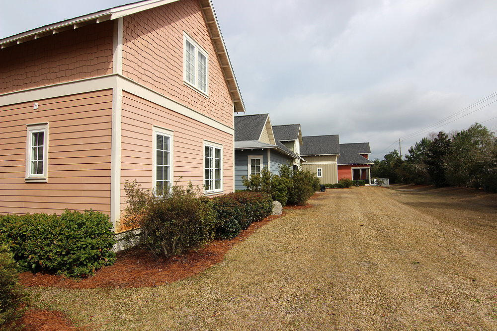BUNGALOS AT SANDESTIN - Residential