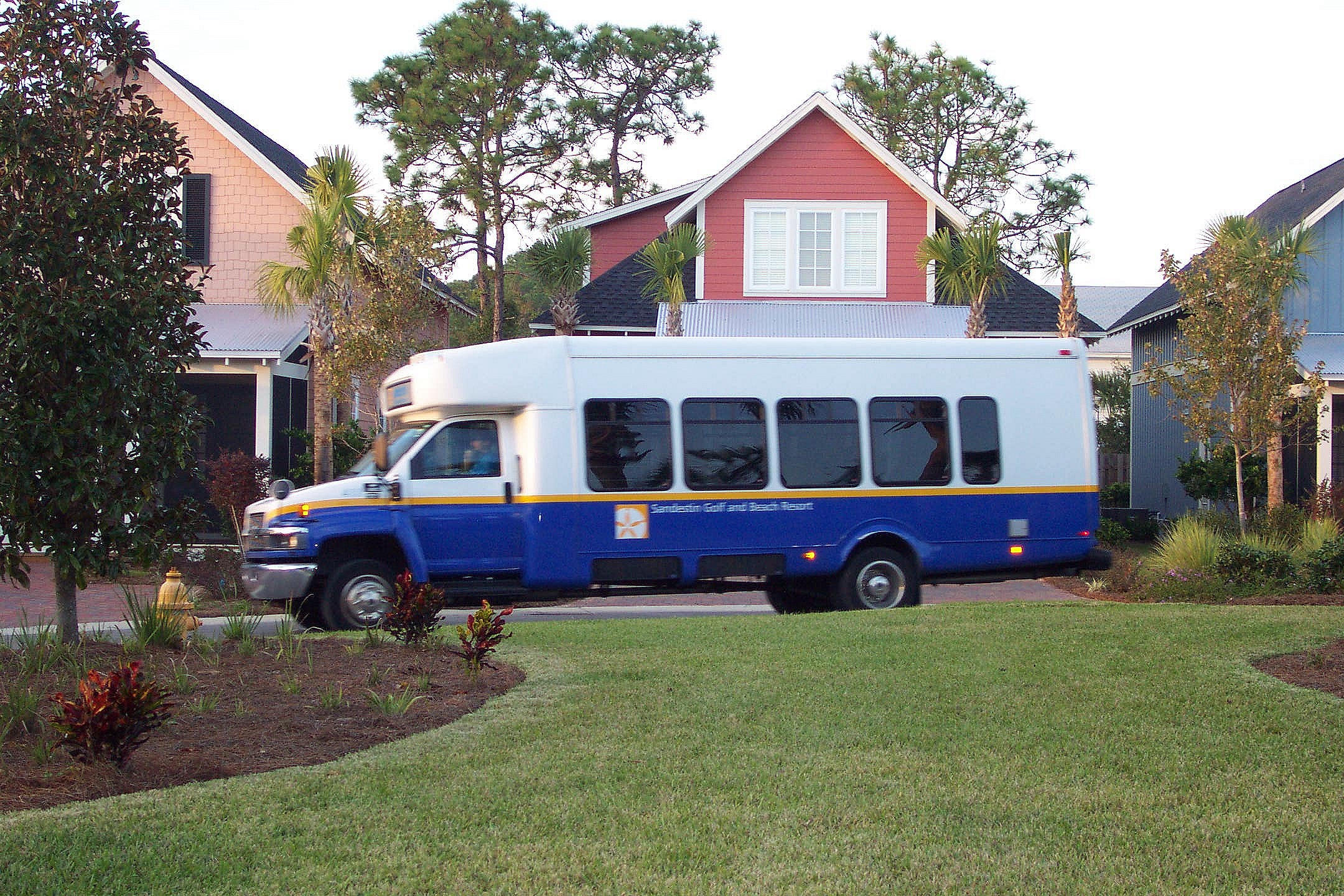 BUNGALOS AT SANDESTIN - Residential