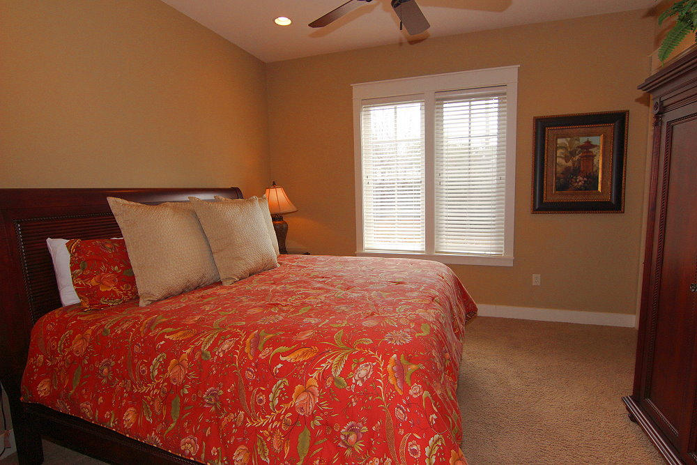 BUNGALOS AT SANDESTIN - Residential