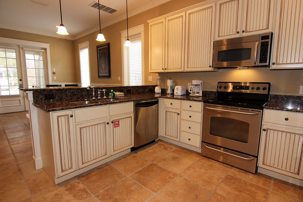 BUNGALOS AT SANDESTIN - Residential