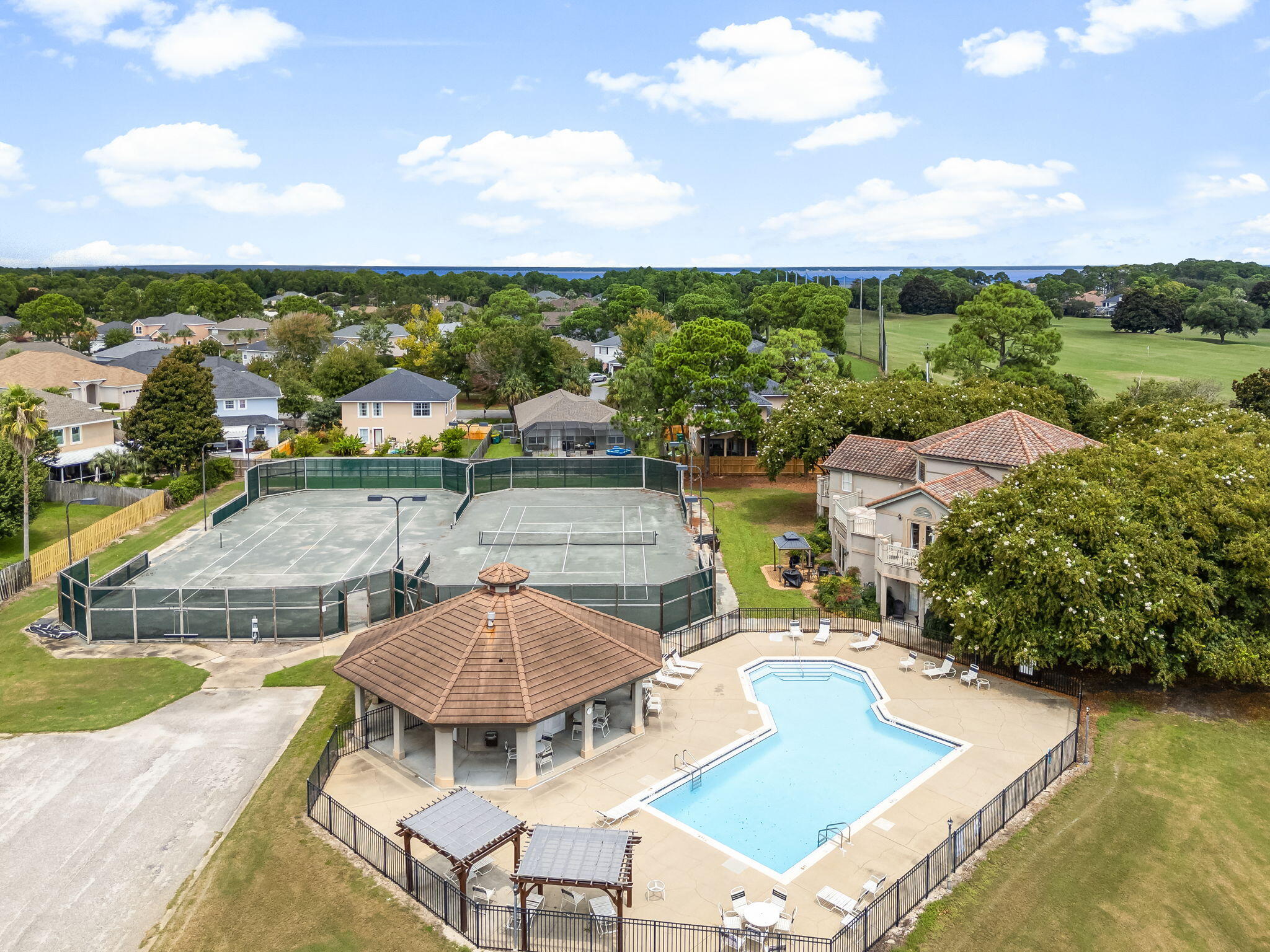 EMERALD BAY  BAYWINDS GOLF EST PH 2 - Residential
