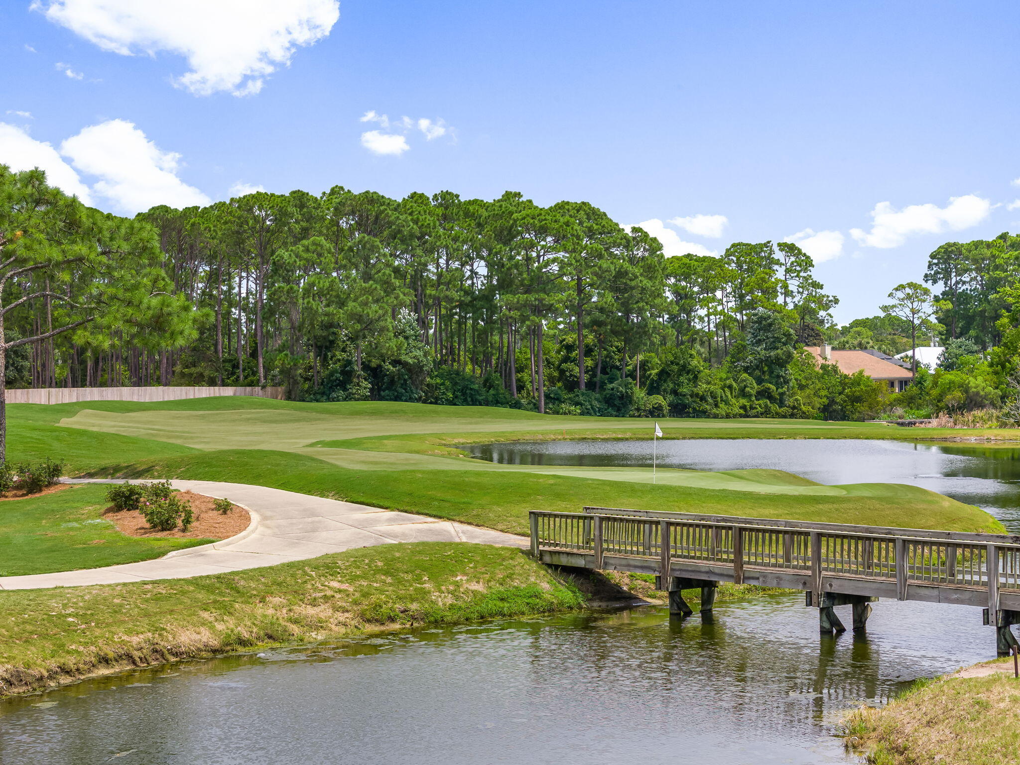 EMERALD BAY  BAYWINDS GOLF EST PH 2 - Residential