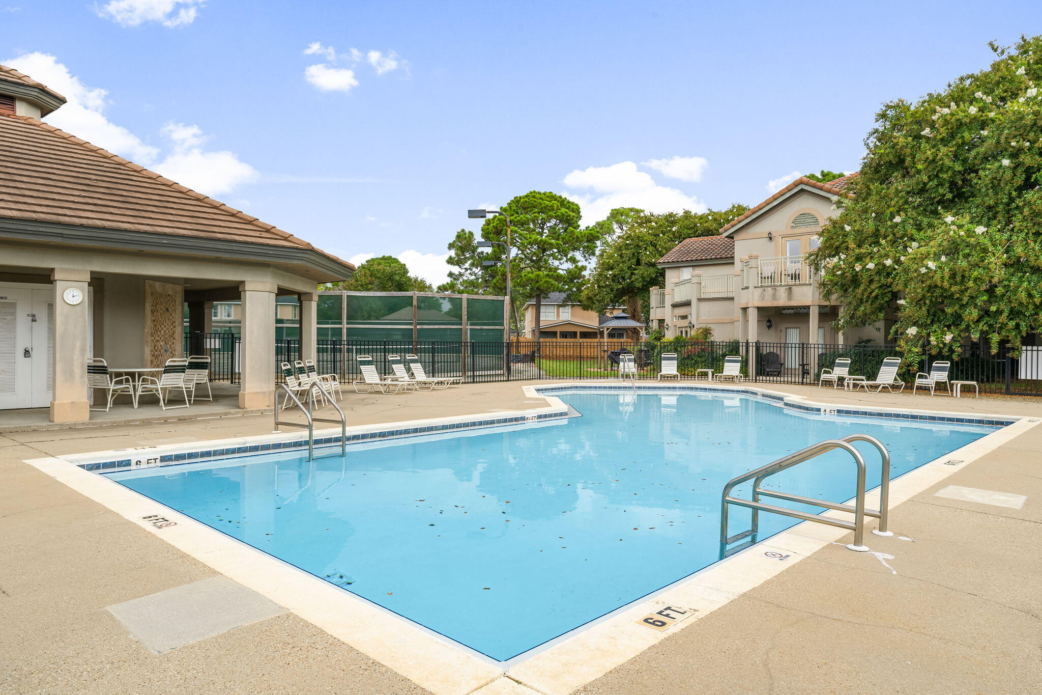 EMERALD BAY  BAYWINDS GOLF EST PH 2 - Residential