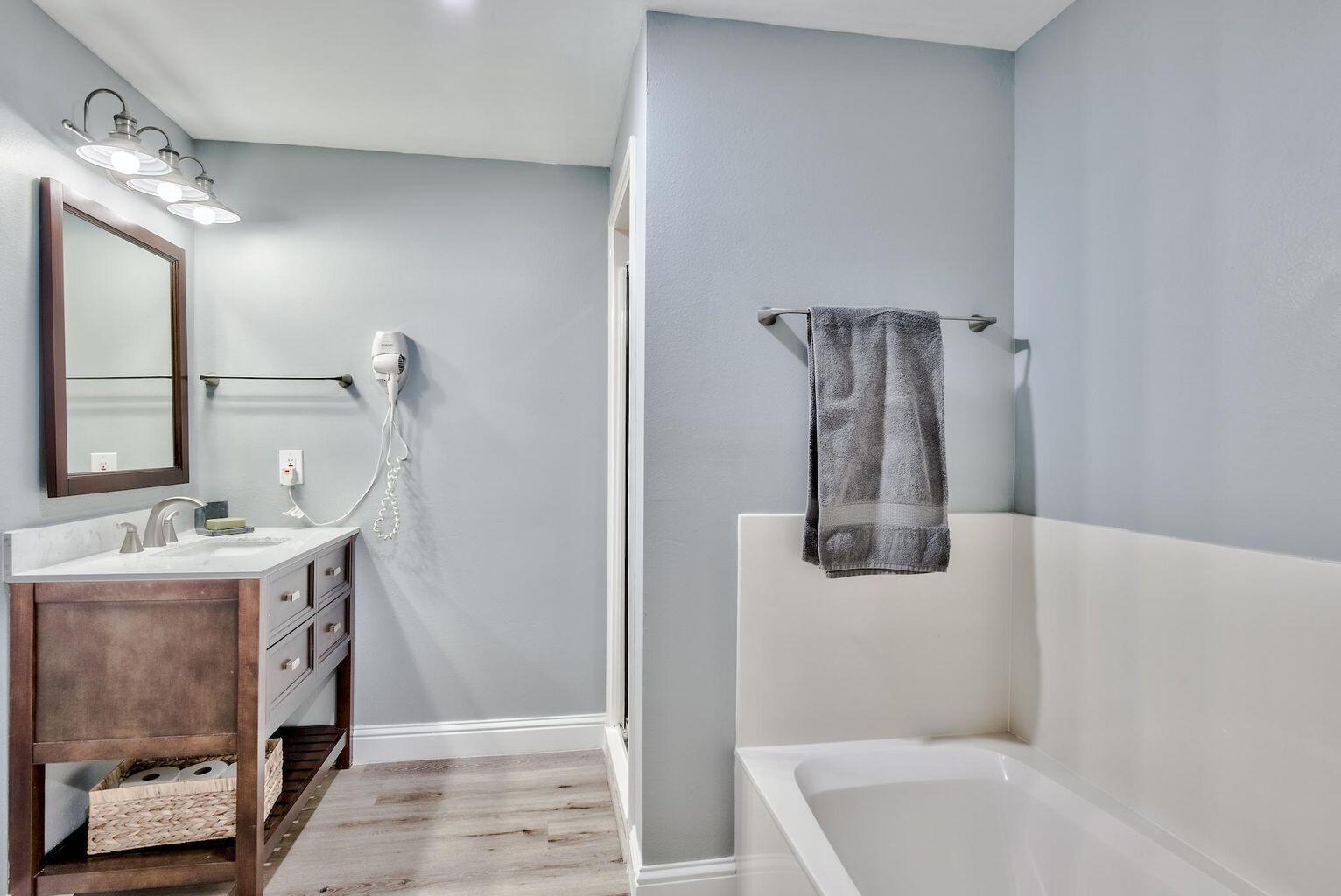 PLAZA THE - Residential Lease