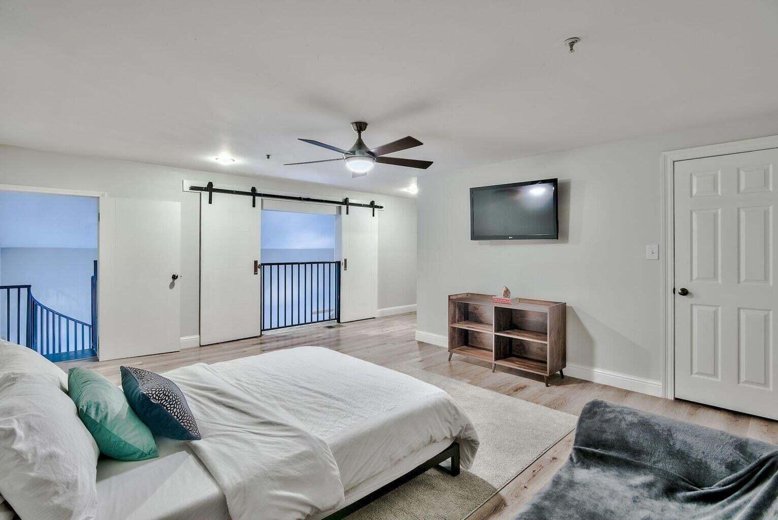 PLAZA THE - Residential Lease