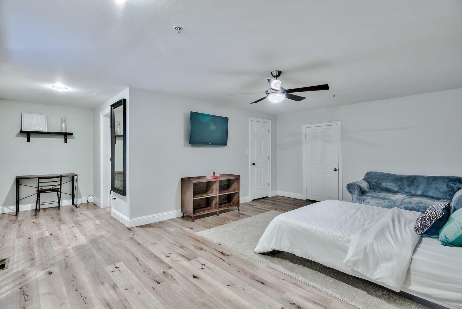 PLAZA THE - Residential Lease