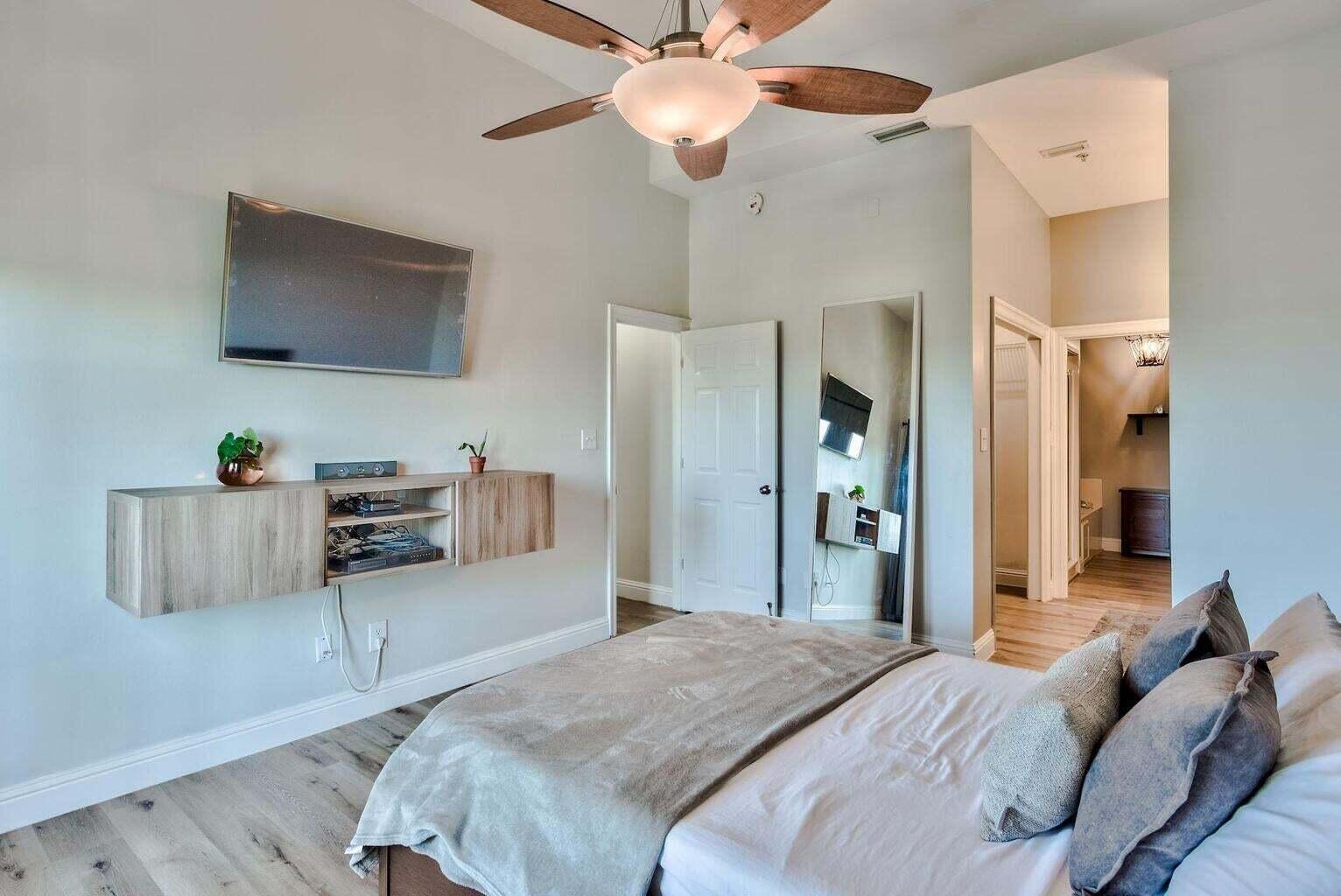 PLAZA THE - Residential Lease