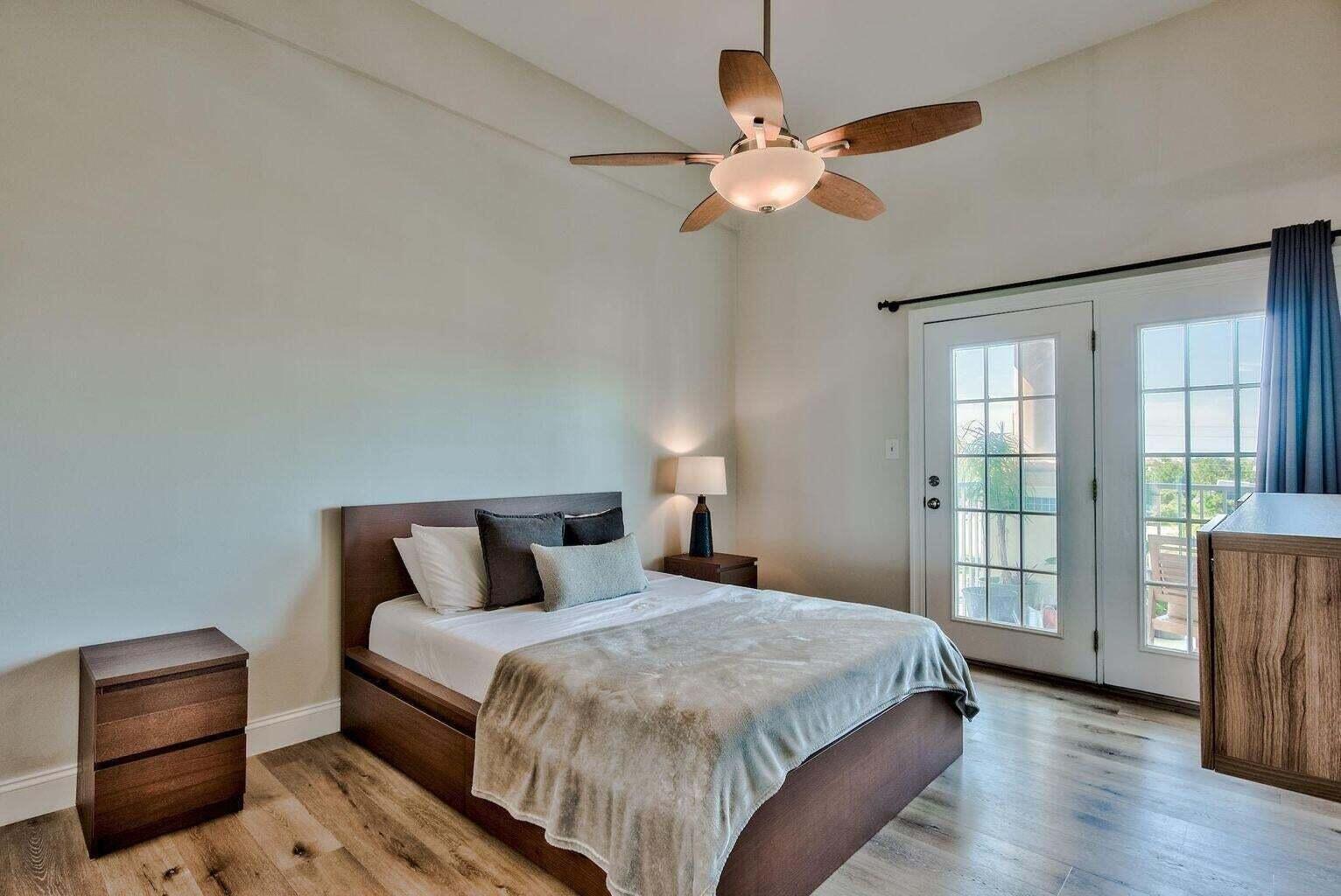 PLAZA THE - Residential Lease