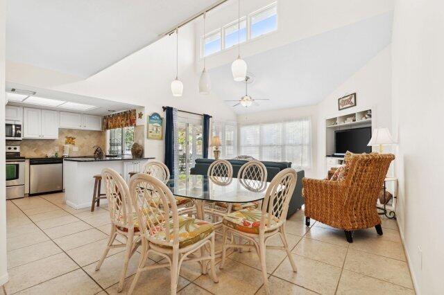 HIDDEN DUNES BEACH COTTAGES 1 - Residential