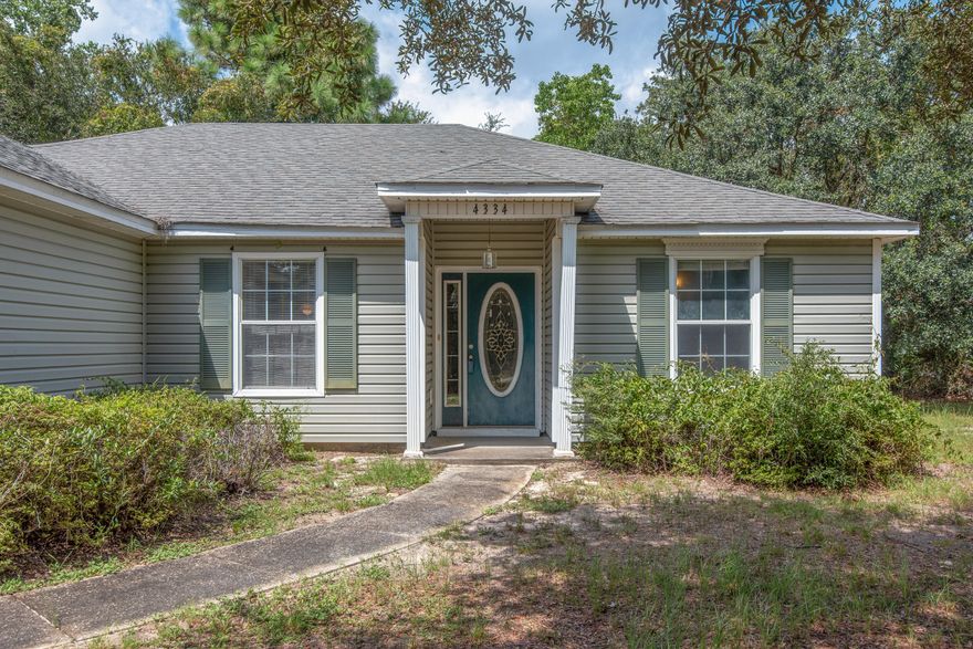 *Back on the market at no fault of the seller!* Calling all fixer uppers!  This cute home in Tiger Point (in a neighborhood with NO HOA) is a fantastic reno or investment opportunity!  Sitting on an oversized corner lot, its in a great location - close to all of the amenities in Tiger Point (Gulf Breeze), and a short drive to both Navarre and Pensacola Beach!  Featuring 3 bedrooms, each with their own bathroom and walk-in closet, and over 1500 sqft, this is a great home for someone looking to downsize or a perfect starter home!  With a little TLC, this home could really shine!