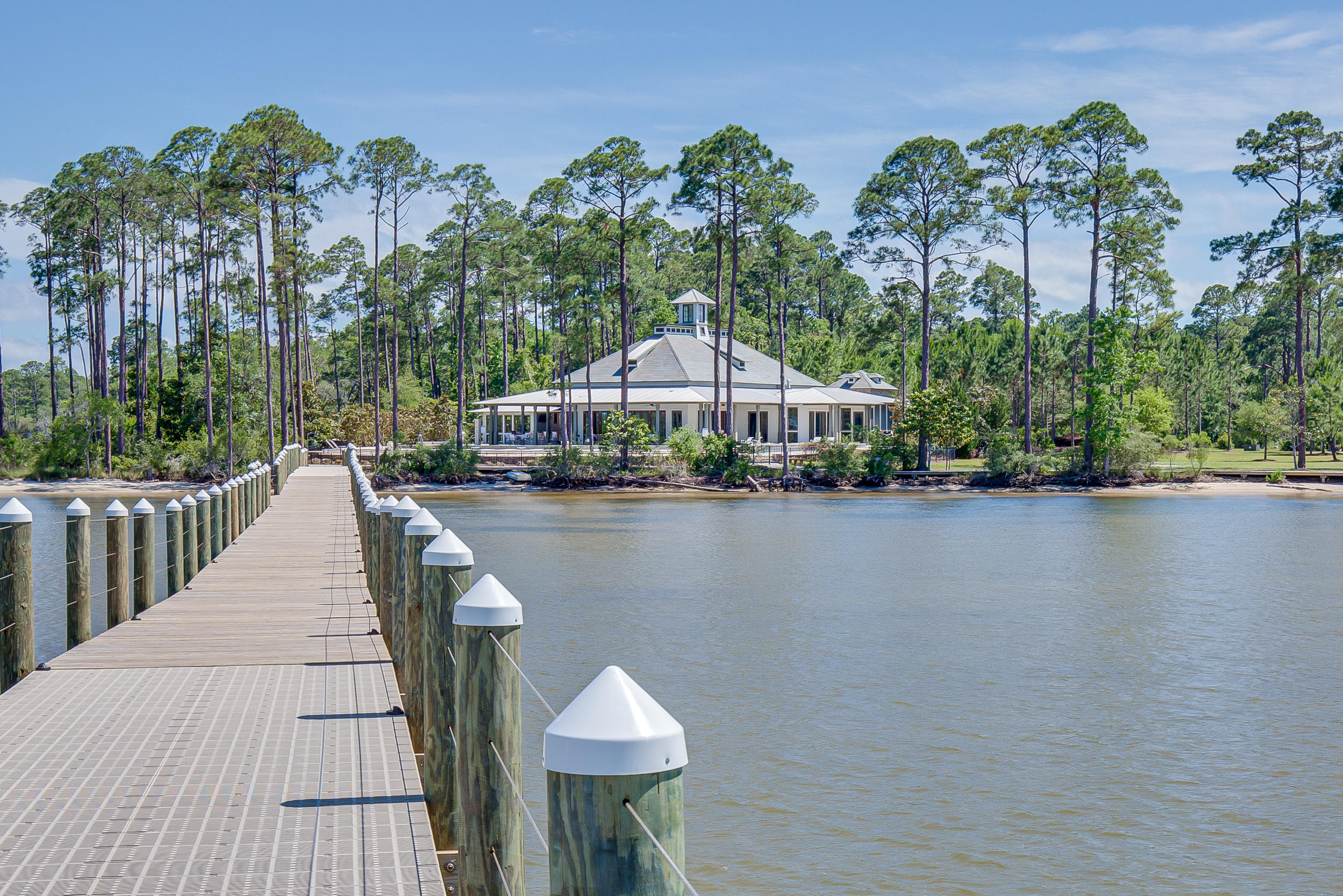 CHURCHILL OAKS - Land