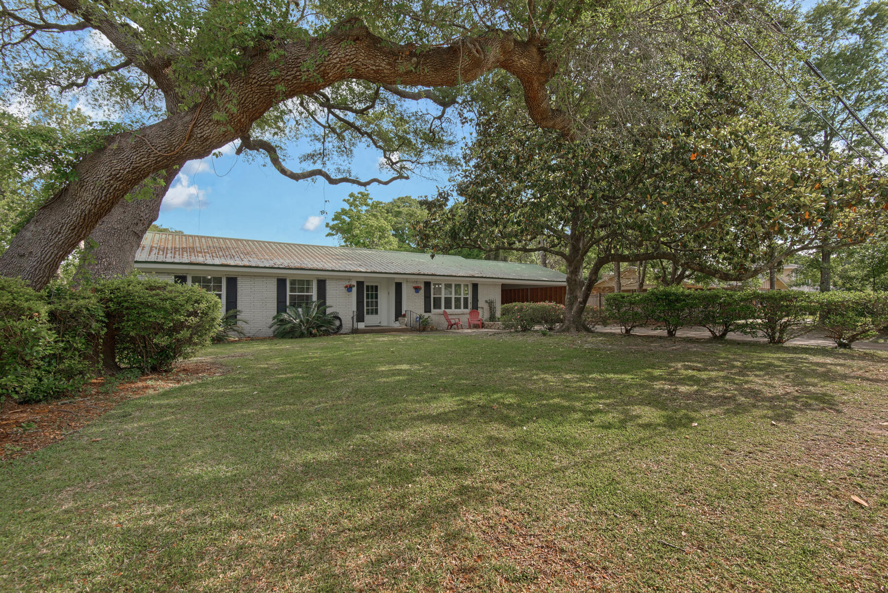 BAYOU POQUITO - Residential