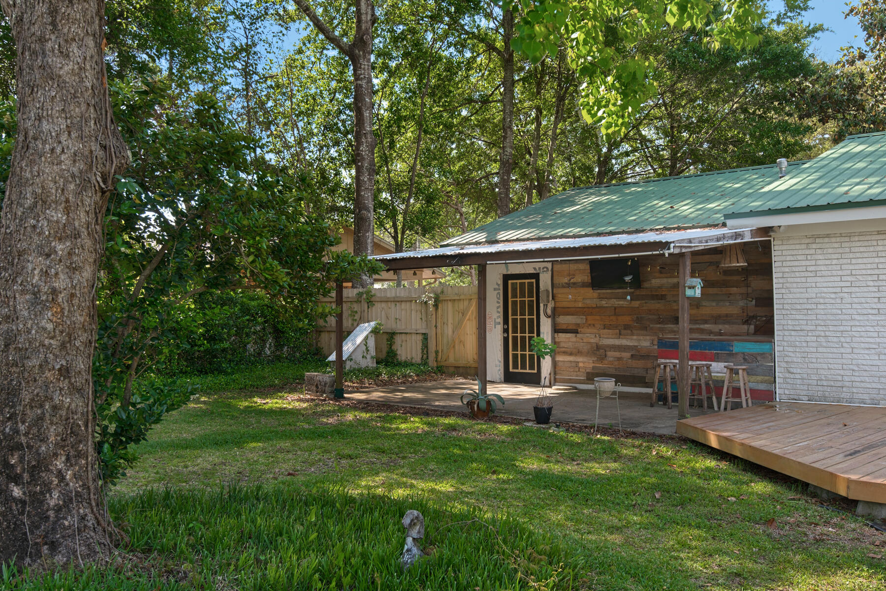 BAYOU POQUITO - Residential