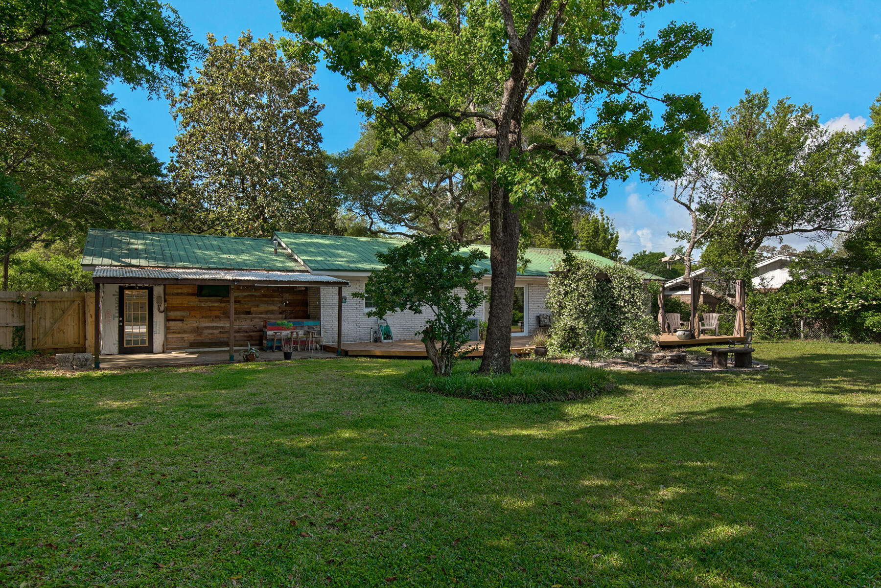BAYOU POQUITO - Residential