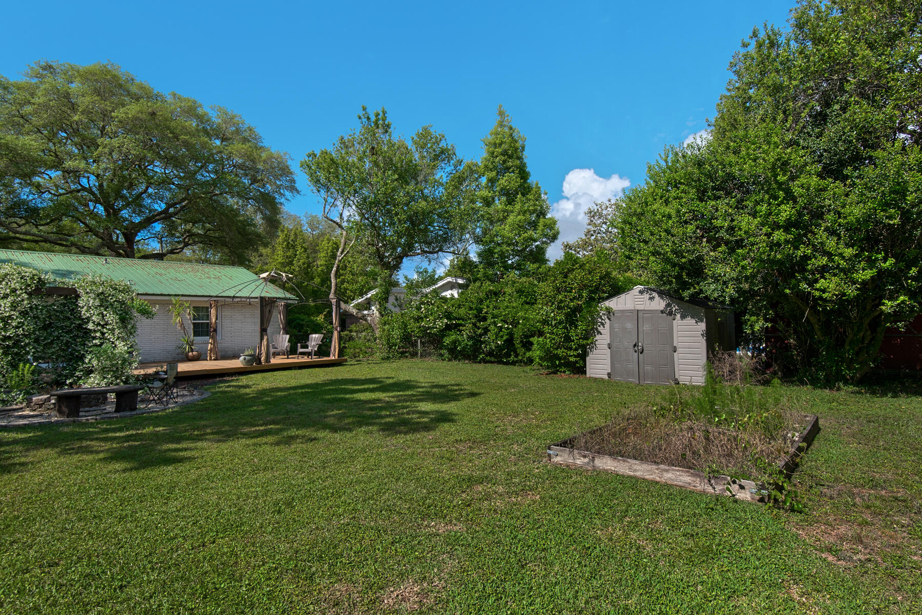 BAYOU POQUITO - Residential