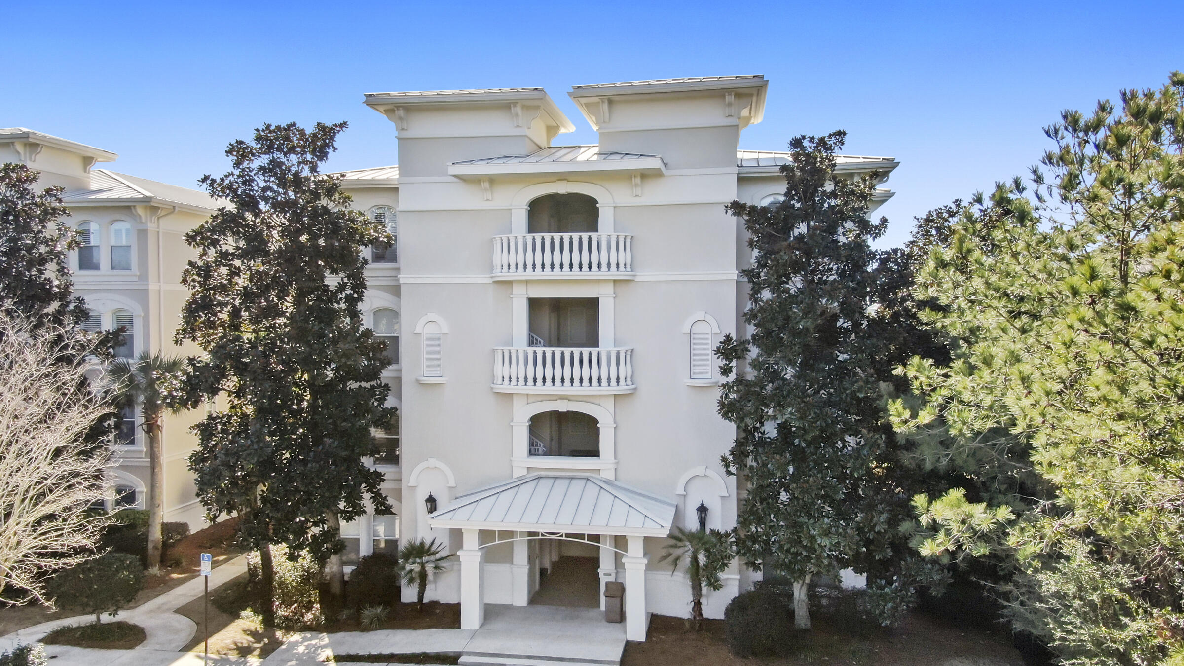 VILLAS AT SEAGROVE BEACH - Residential