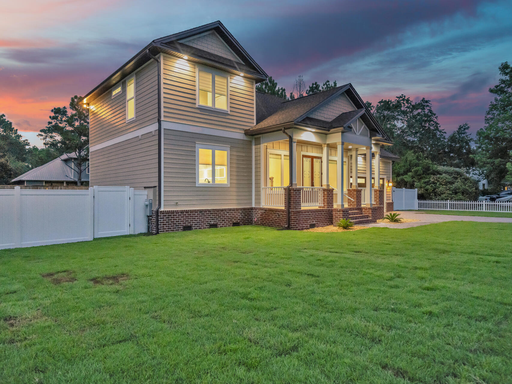 LOT 2 BLOCK 1 OF J.M. & E S/D - Residential
