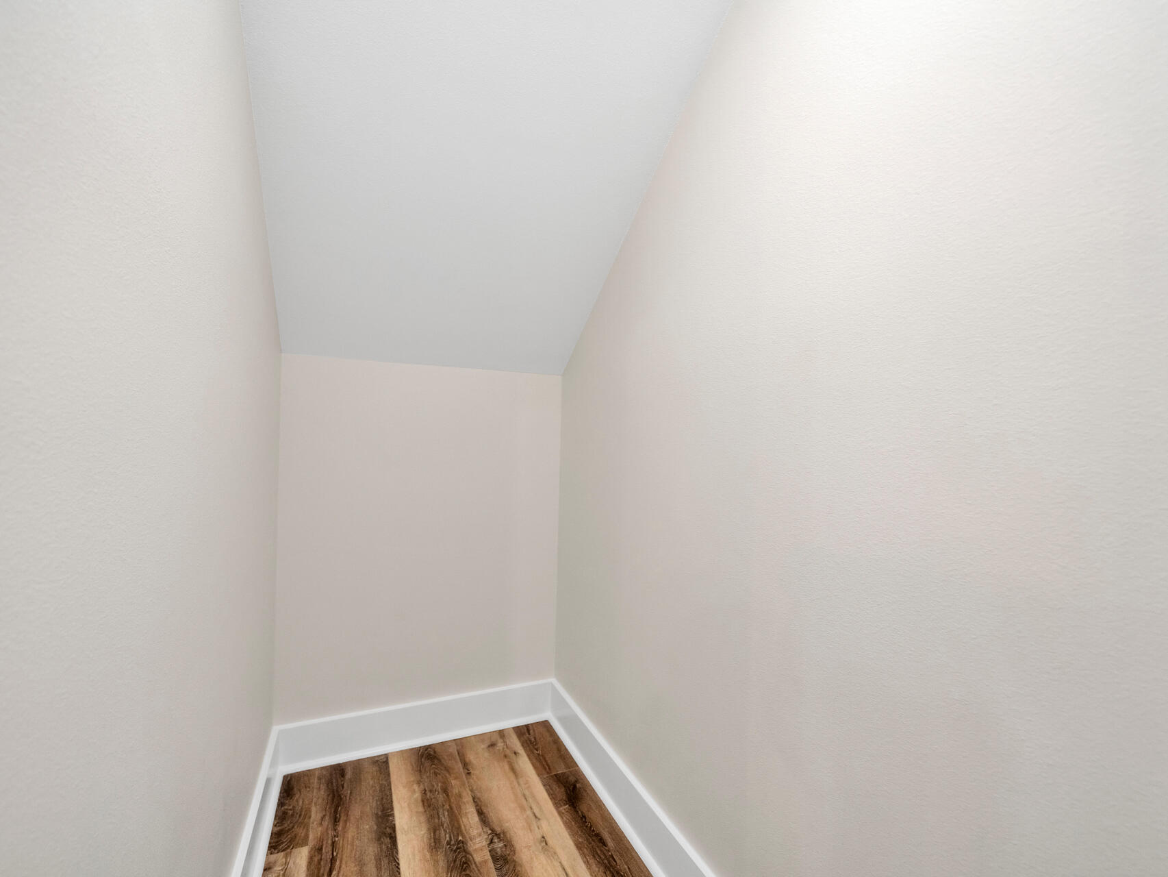 LOT 2 BLOCK 1 OF J.M. & E S/D - Residential