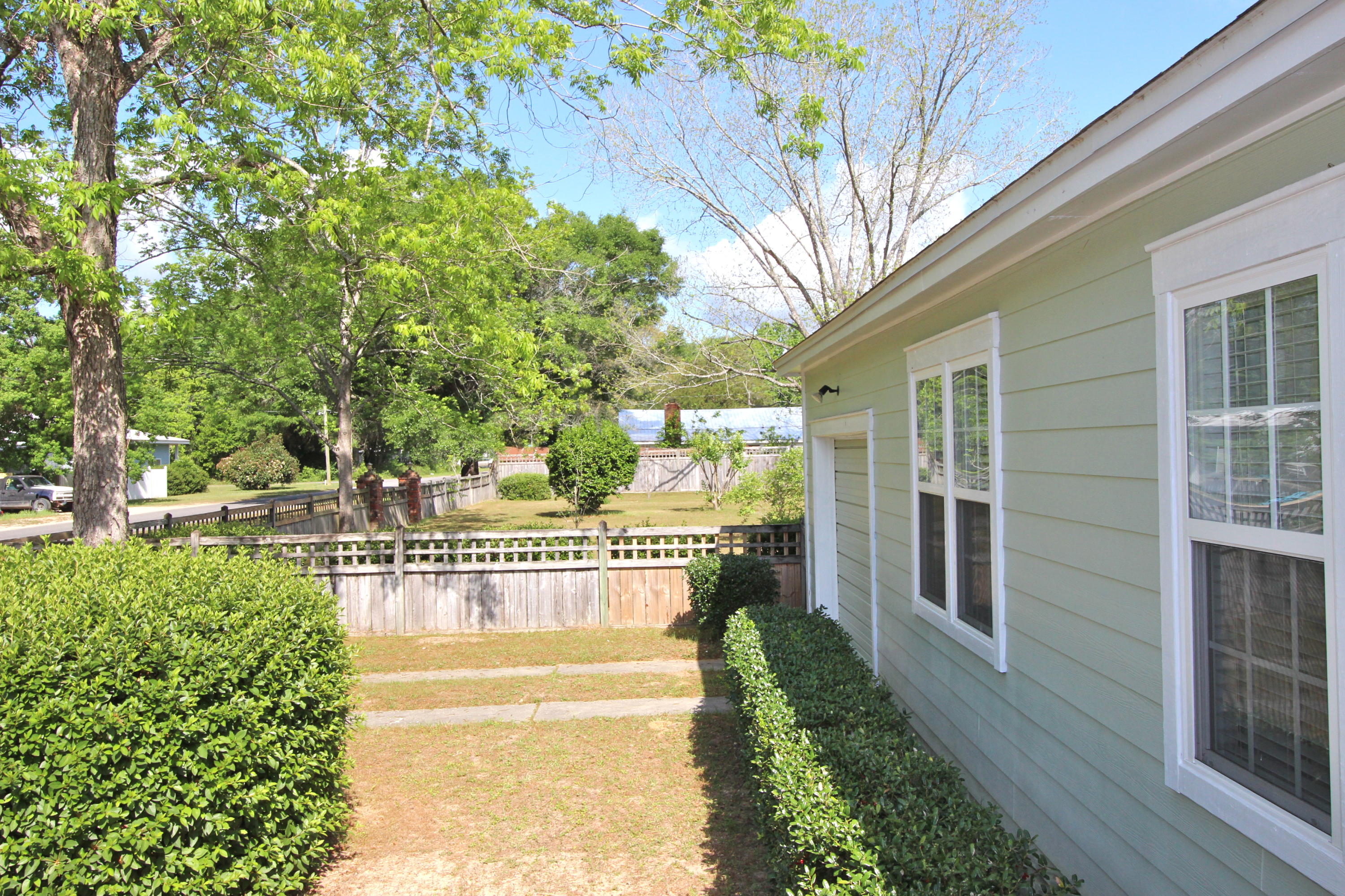 TOWN OF DEFUNIAK SPRINGS - Residential