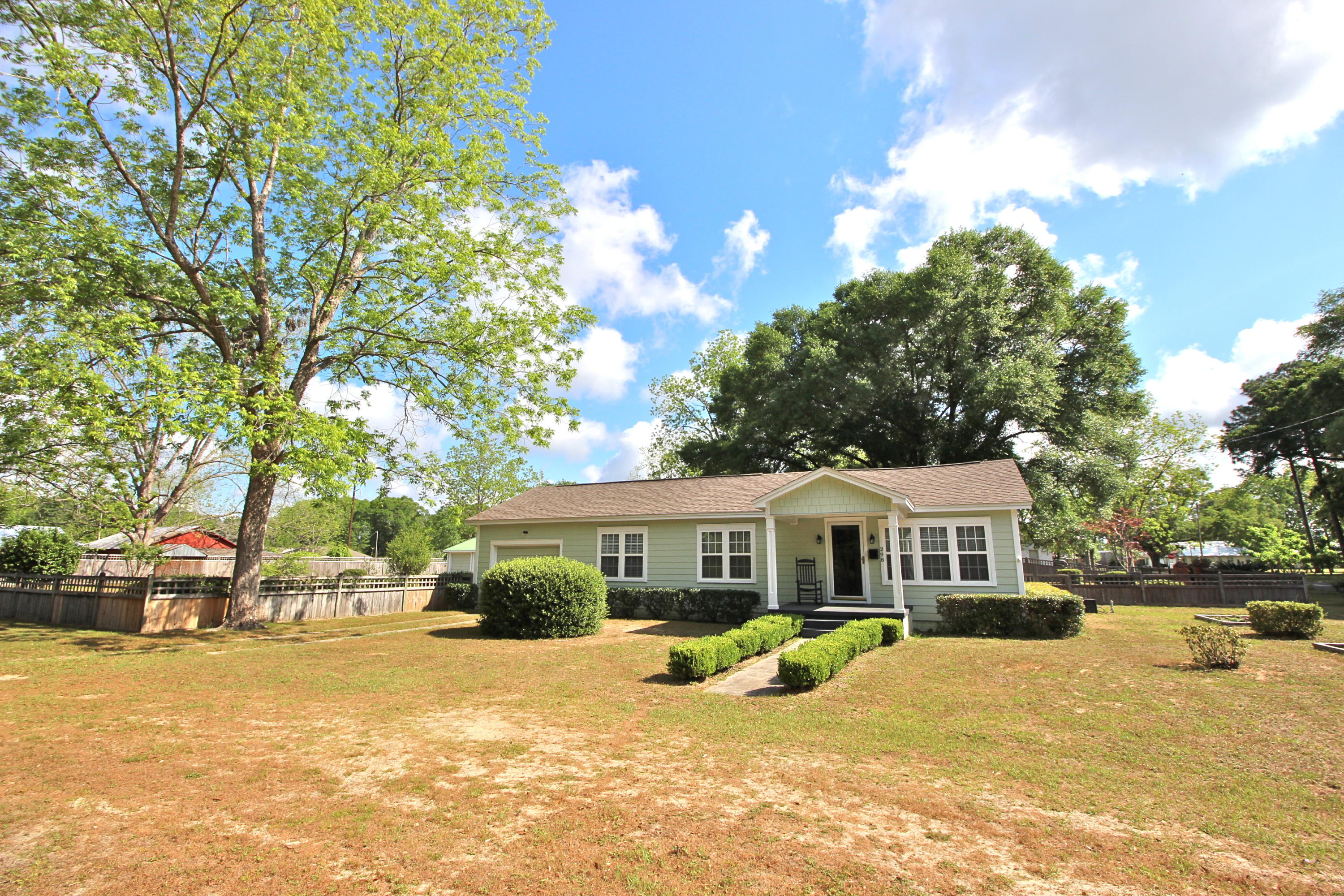 TOWN OF DEFUNIAK SPRINGS - Residential