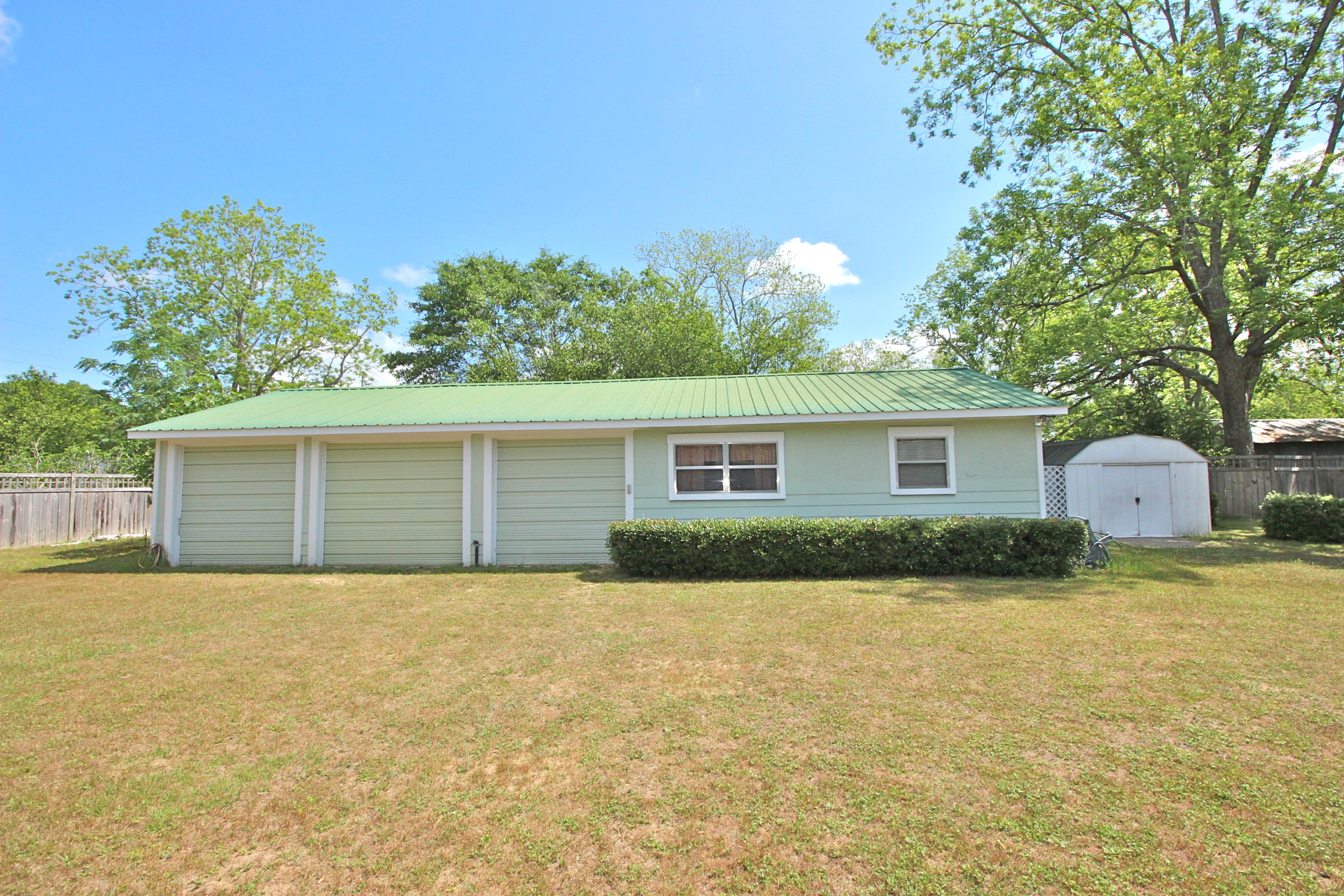 TOWN OF DEFUNIAK SPRINGS - Residential