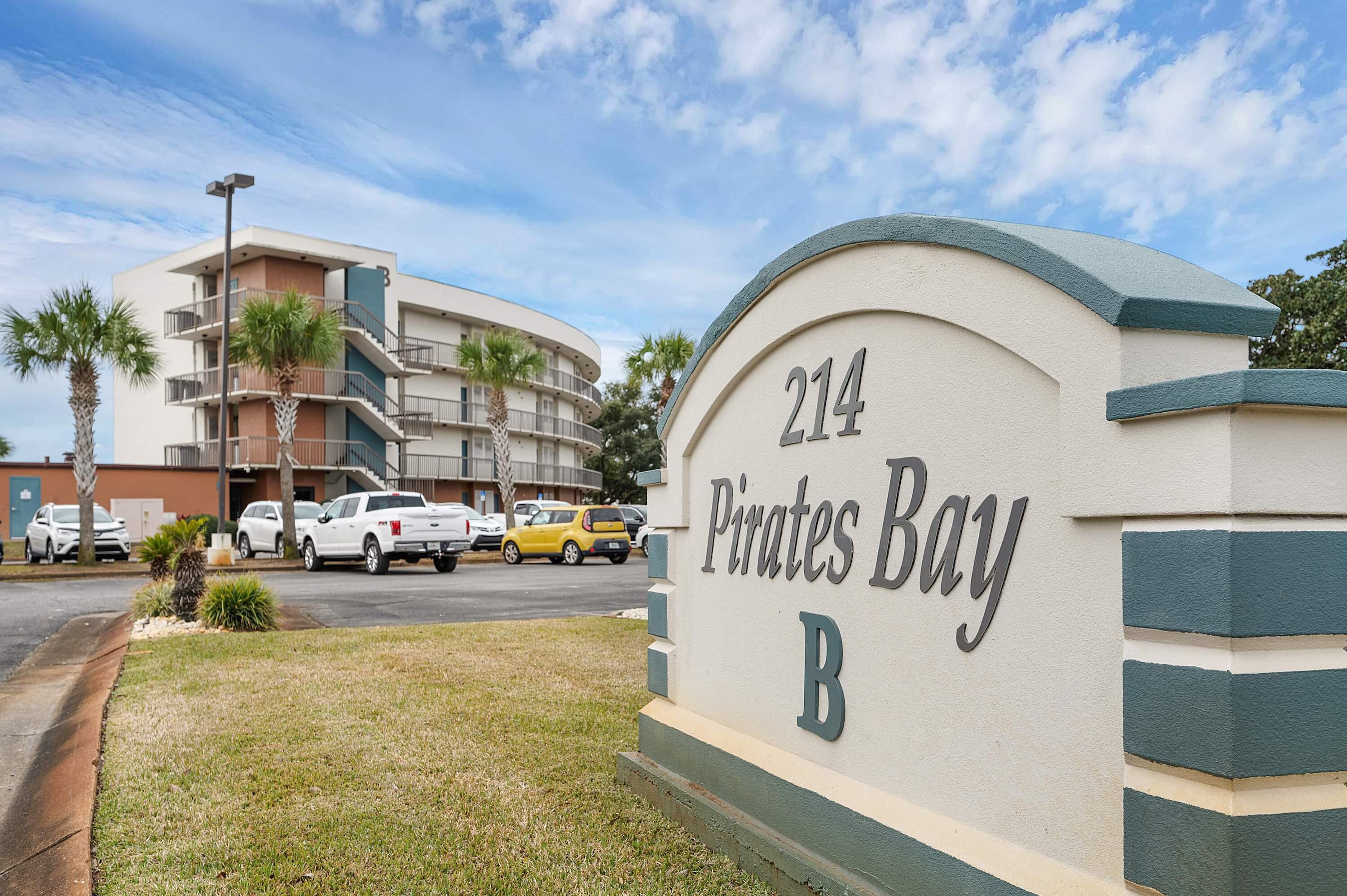 PIRATES BAY - Residential