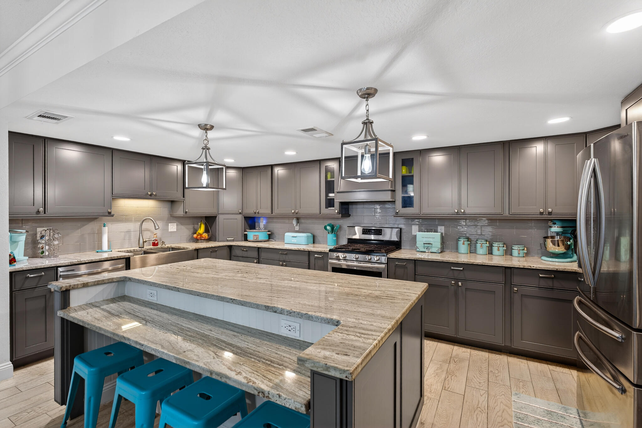 BAYOU VISTA - Residential