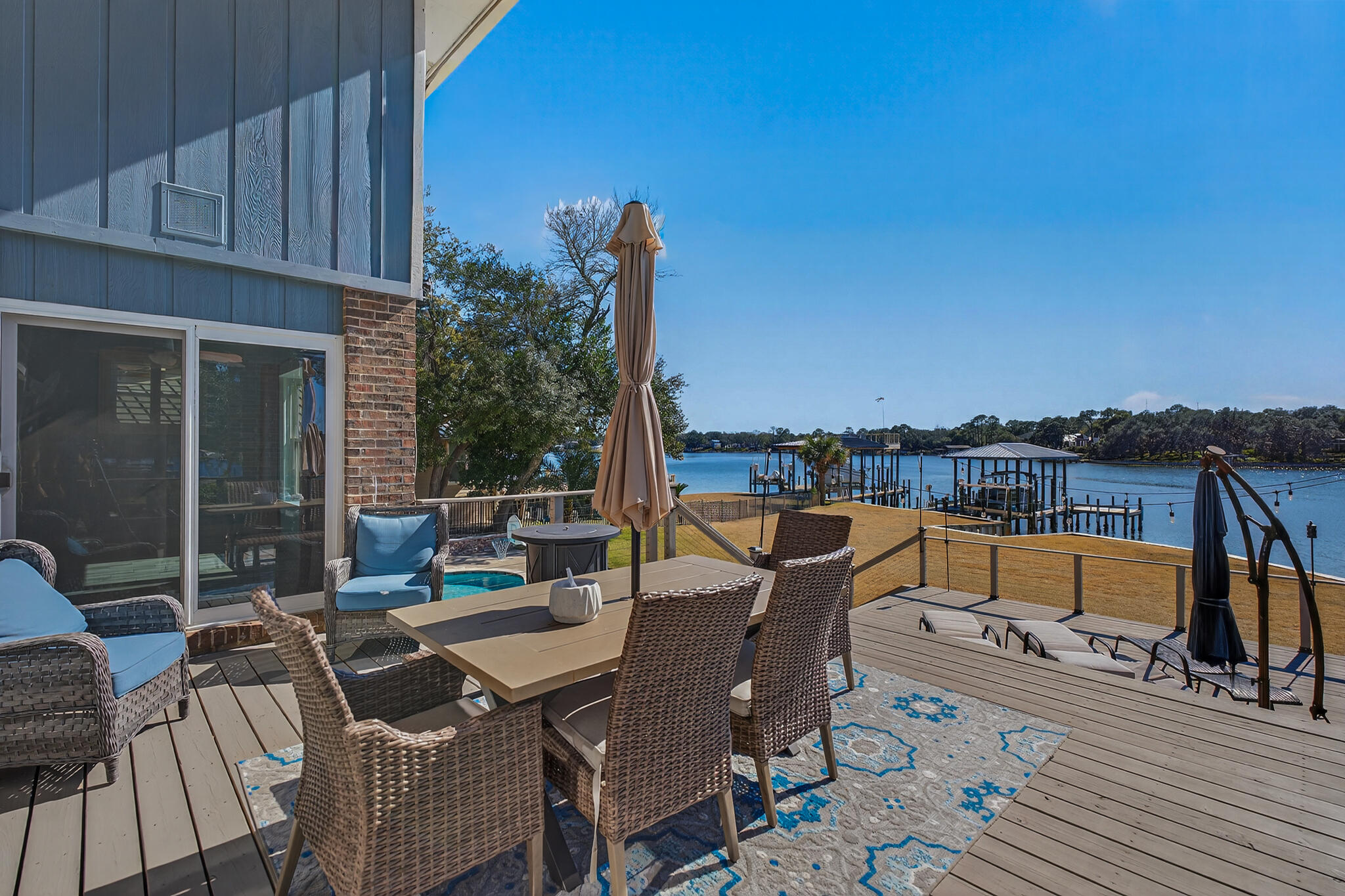 BAYOU VISTA - Residential