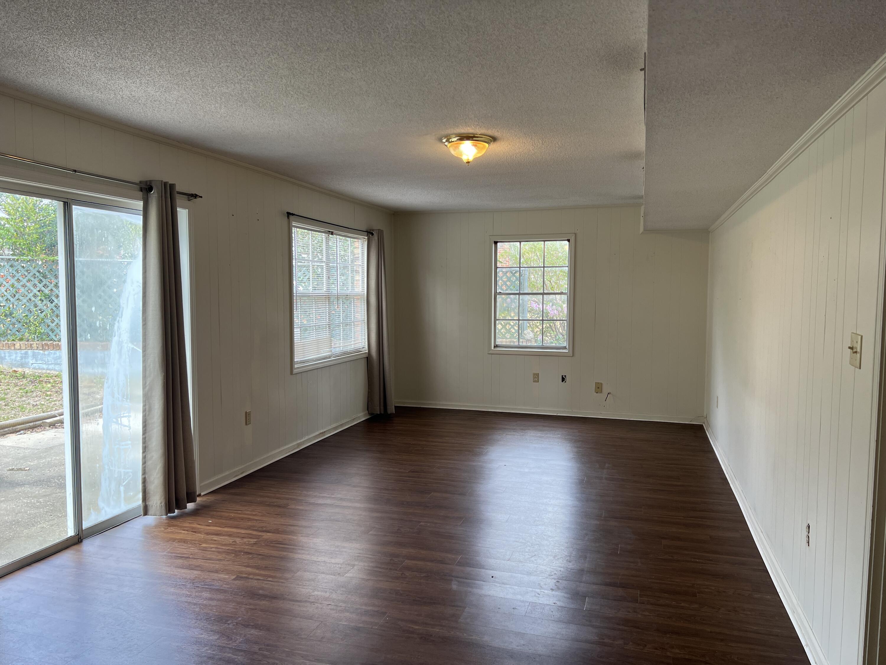 EDGEWATER VILLAGE NORTH - Residential