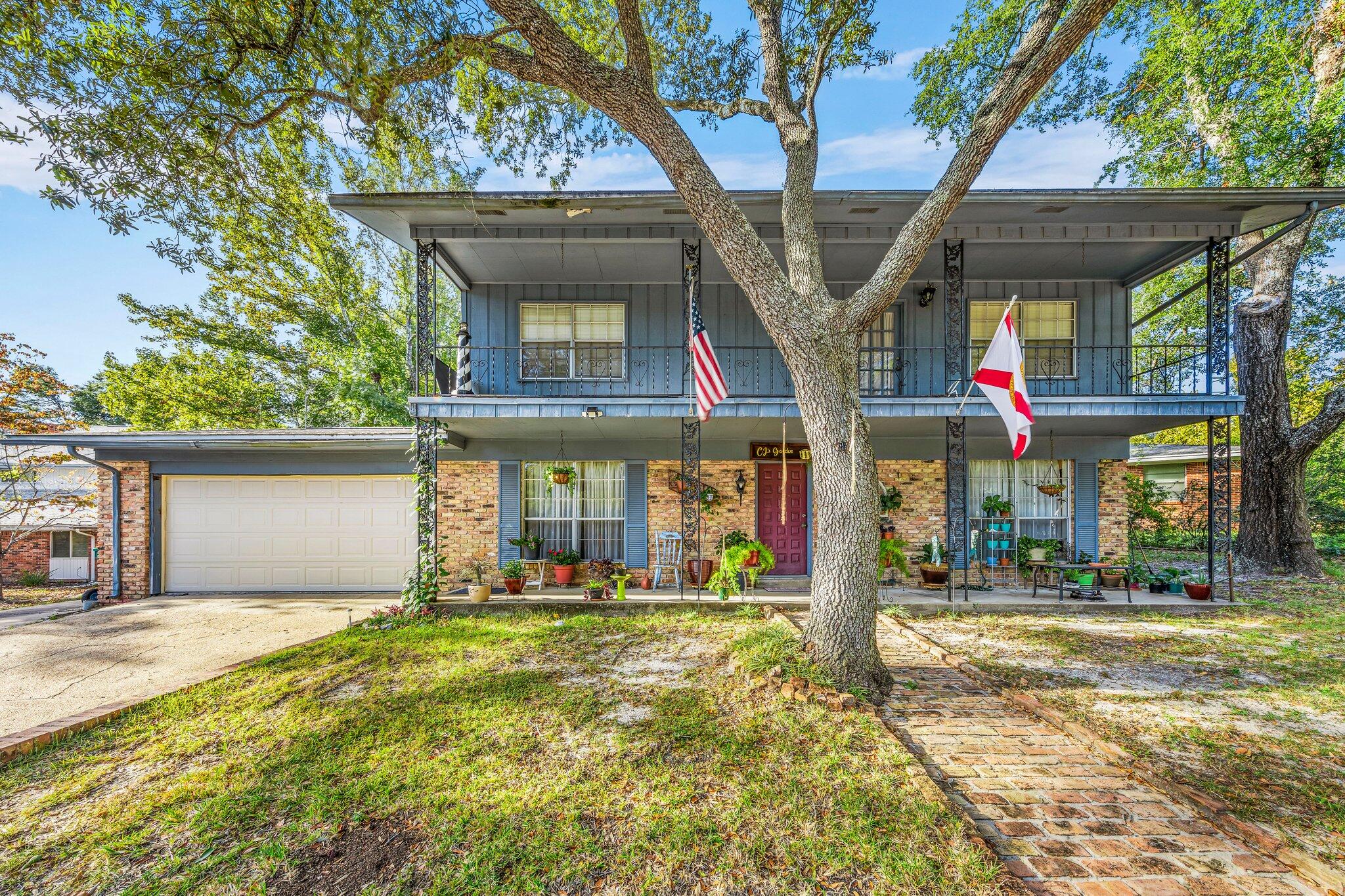 EDGEWATER VILLAGE NORTH - Residential