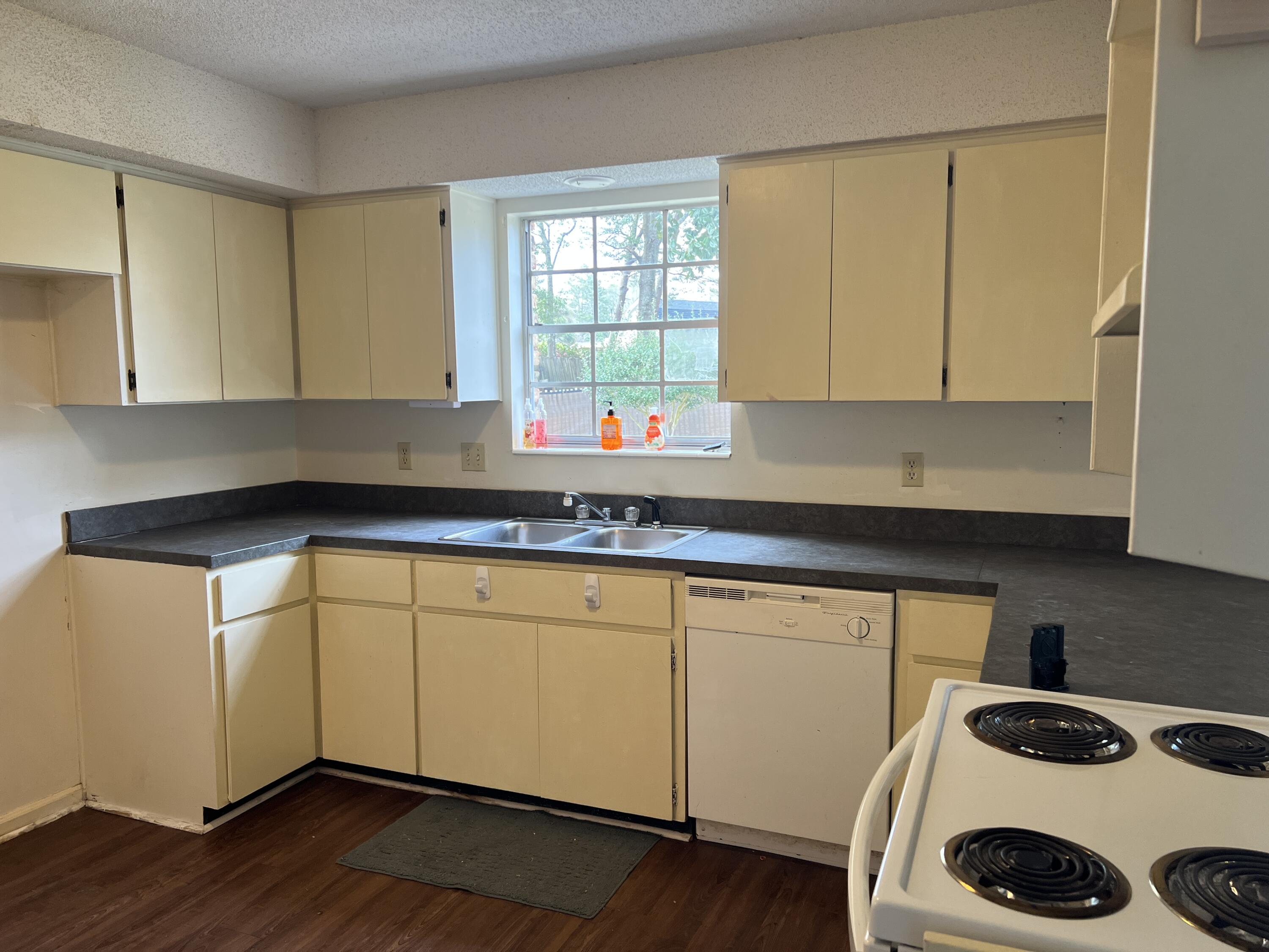 EDGEWATER VILLAGE NORTH - Residential