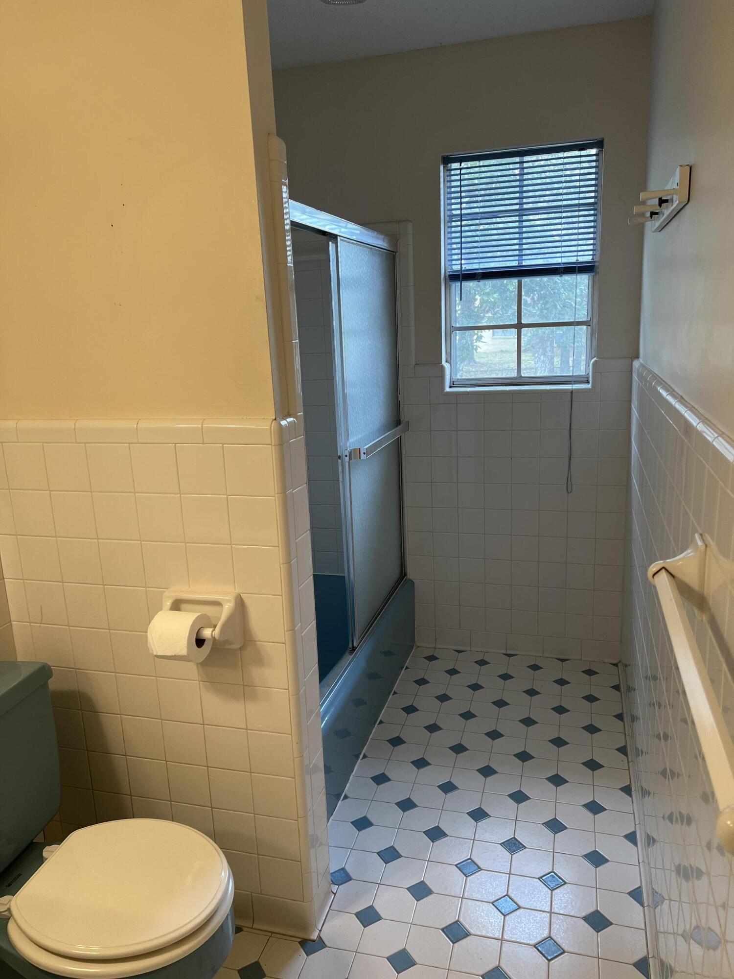 EDGEWATER VILLAGE NORTH - Residential