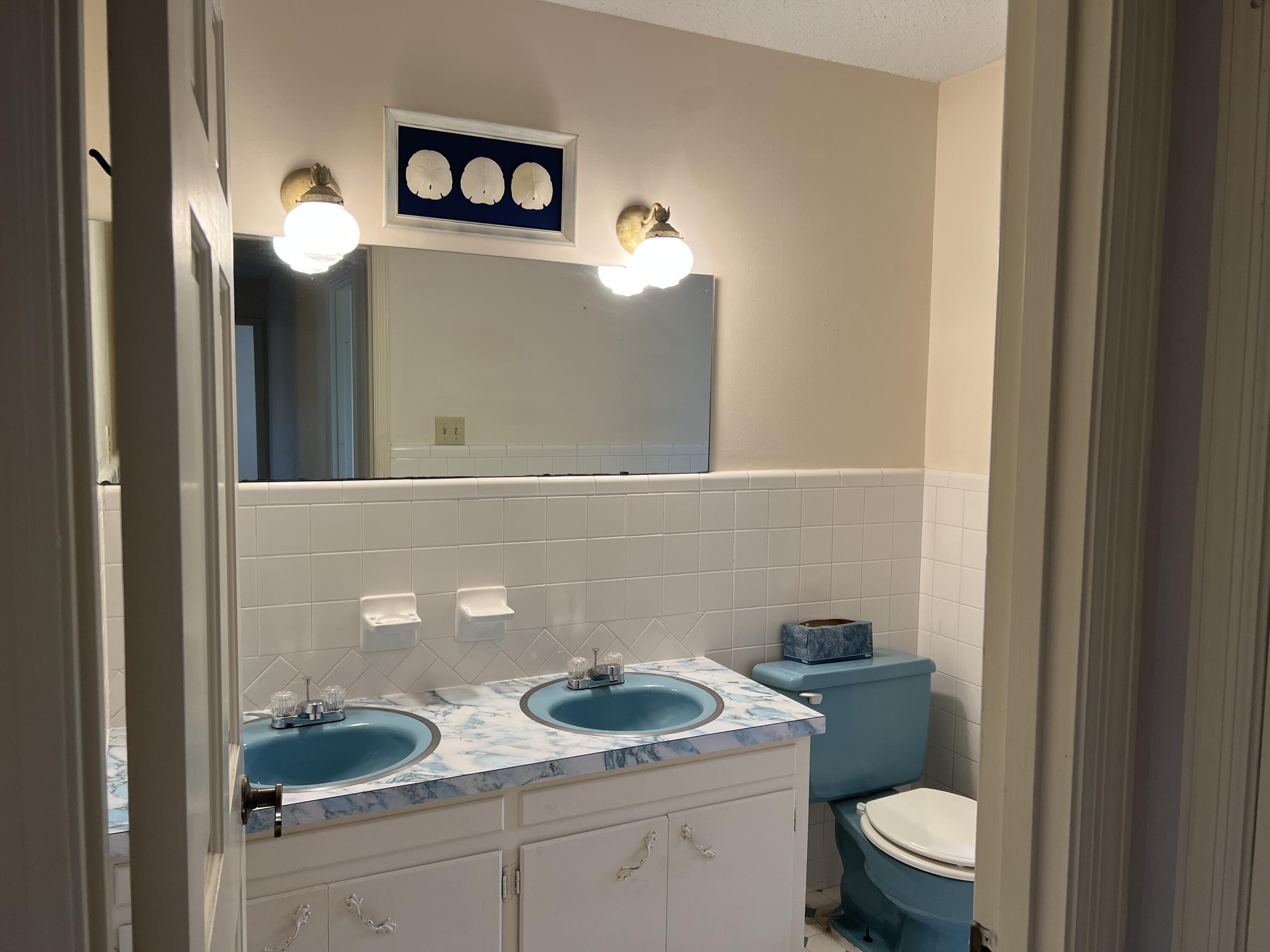 EDGEWATER VILLAGE NORTH - Residential