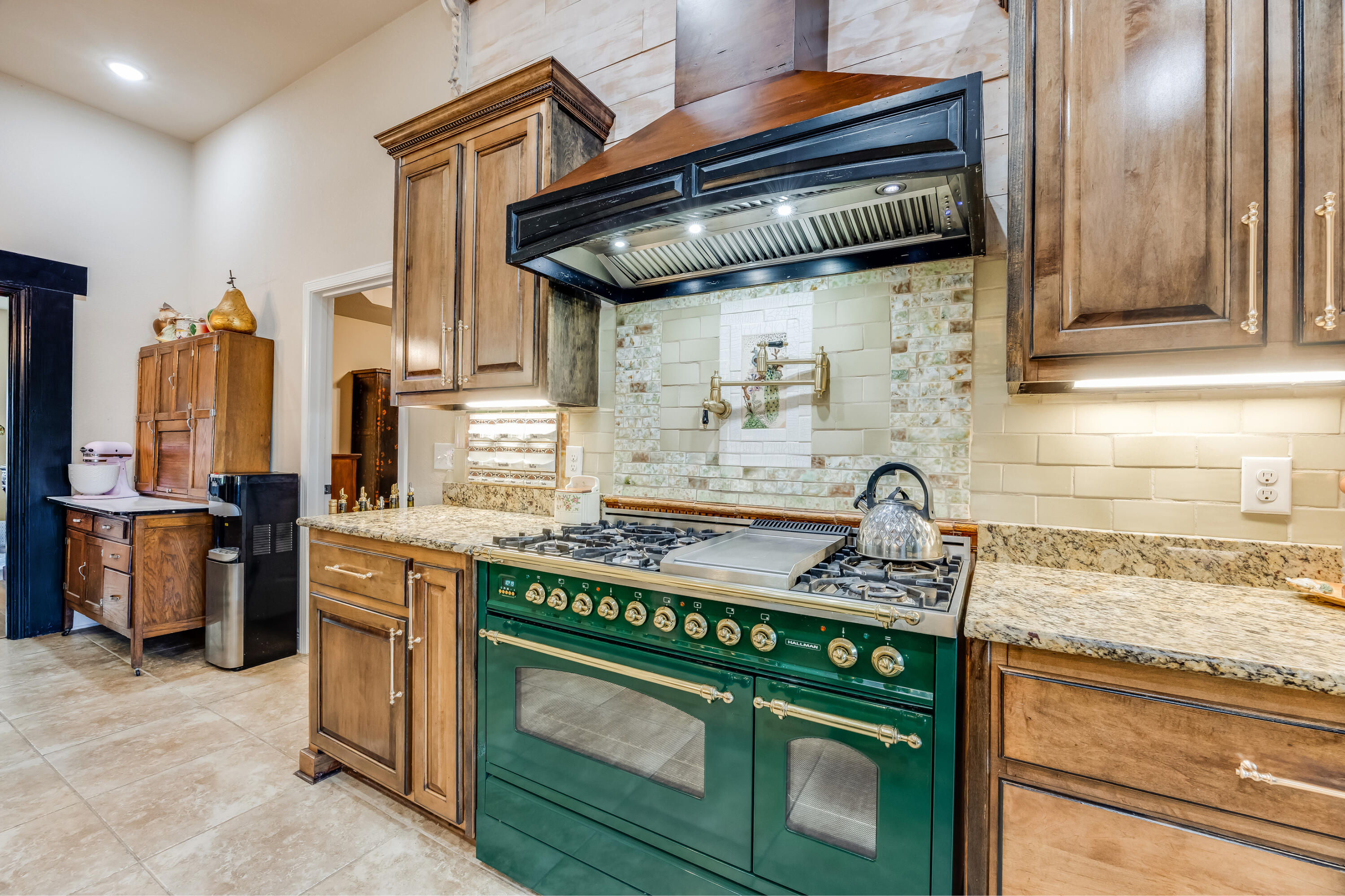 HOMEWOOD ESTATES BLK B LOT 8 - Residential