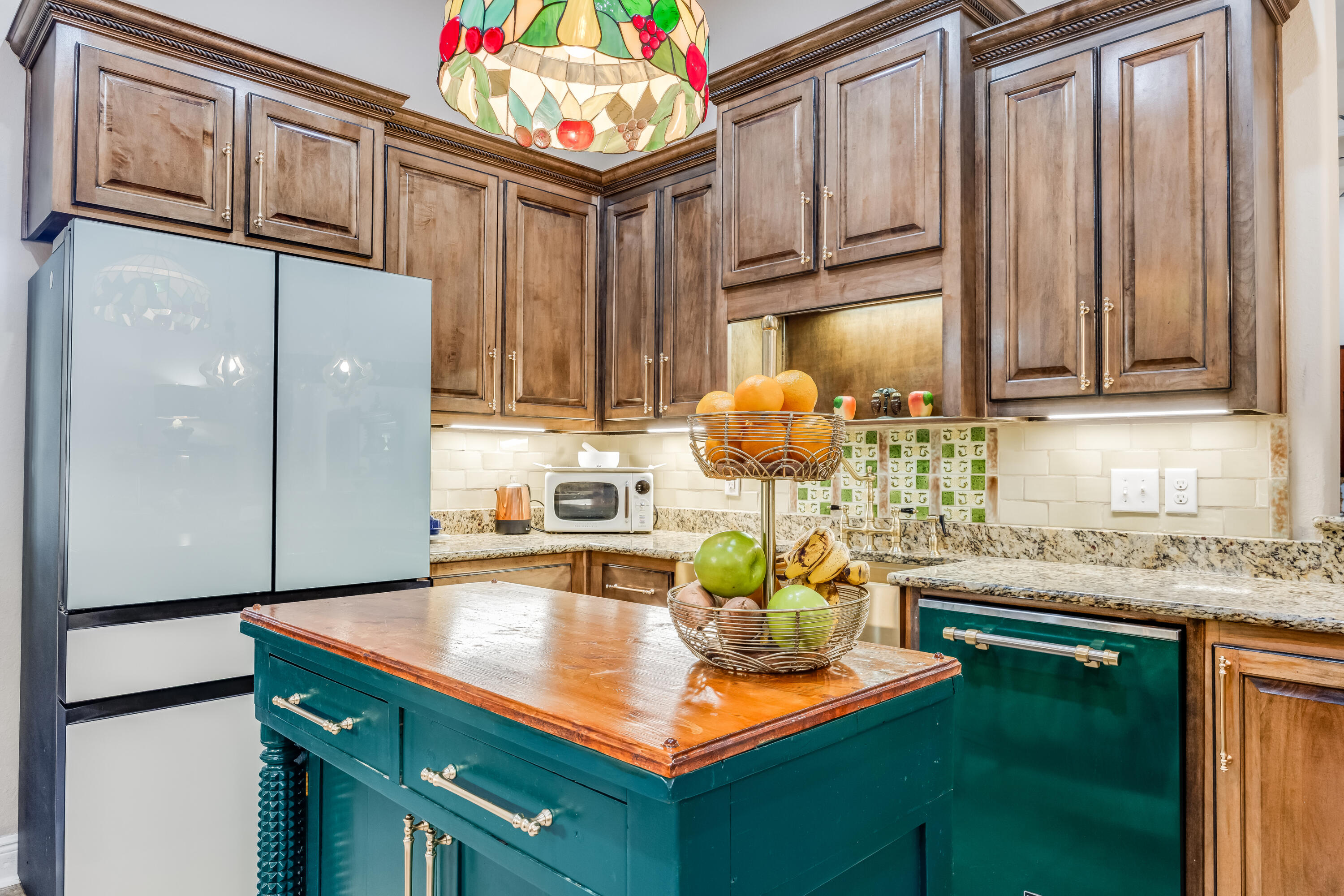 HOMEWOOD ESTATES BLK B LOT 8 - Residential