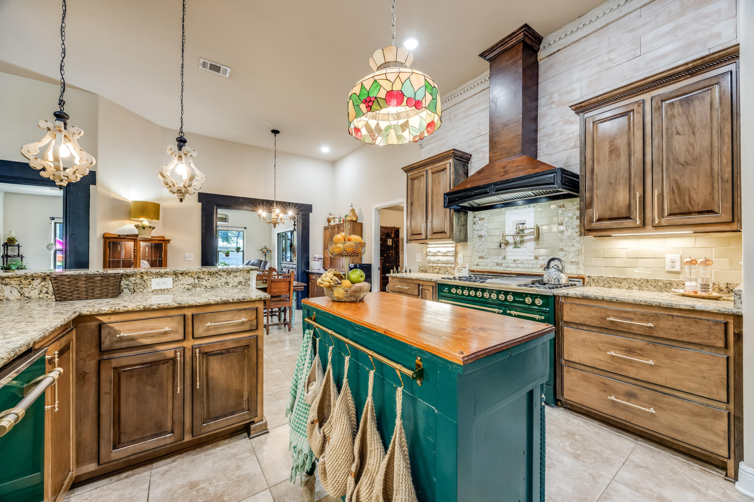 HOMEWOOD ESTATES BLK B LOT 8 - Residential